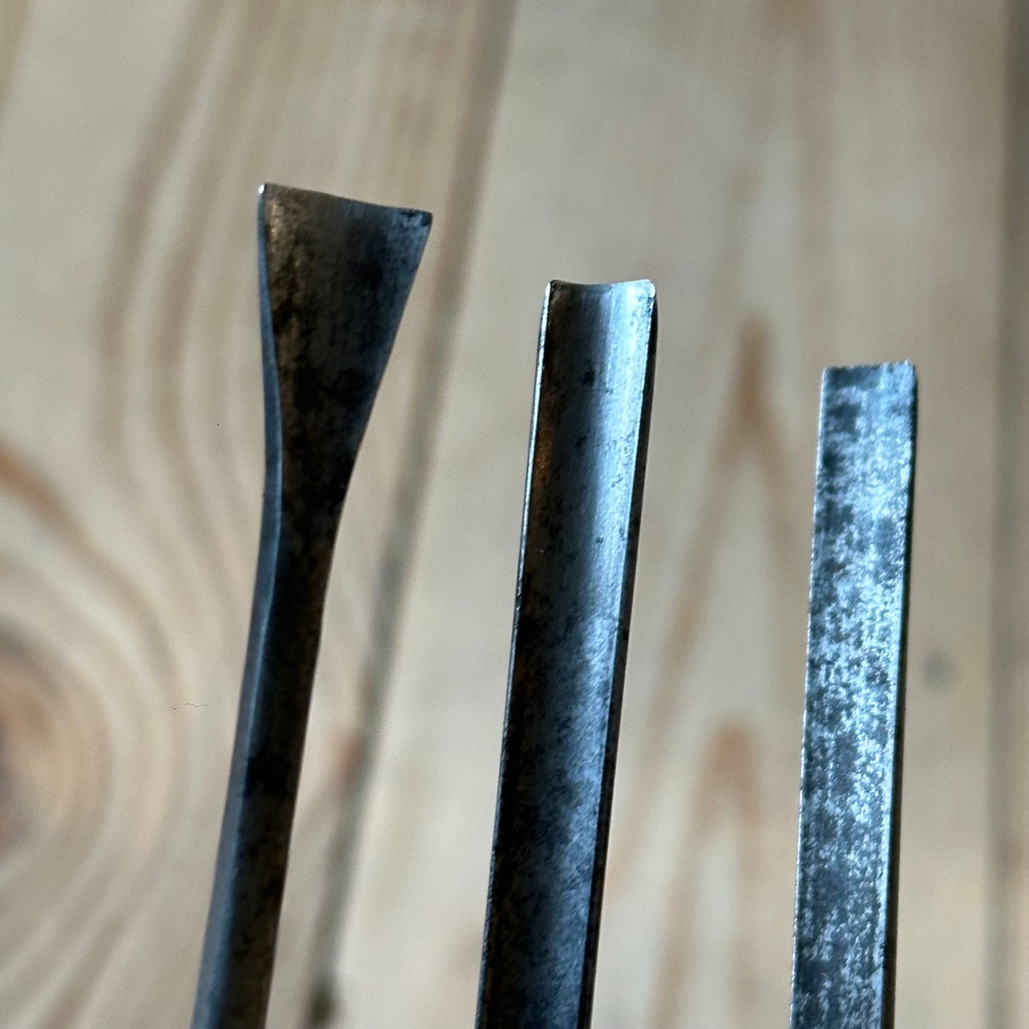 N1760 Vintage 3 x ADDIS Carving CHISEL Set