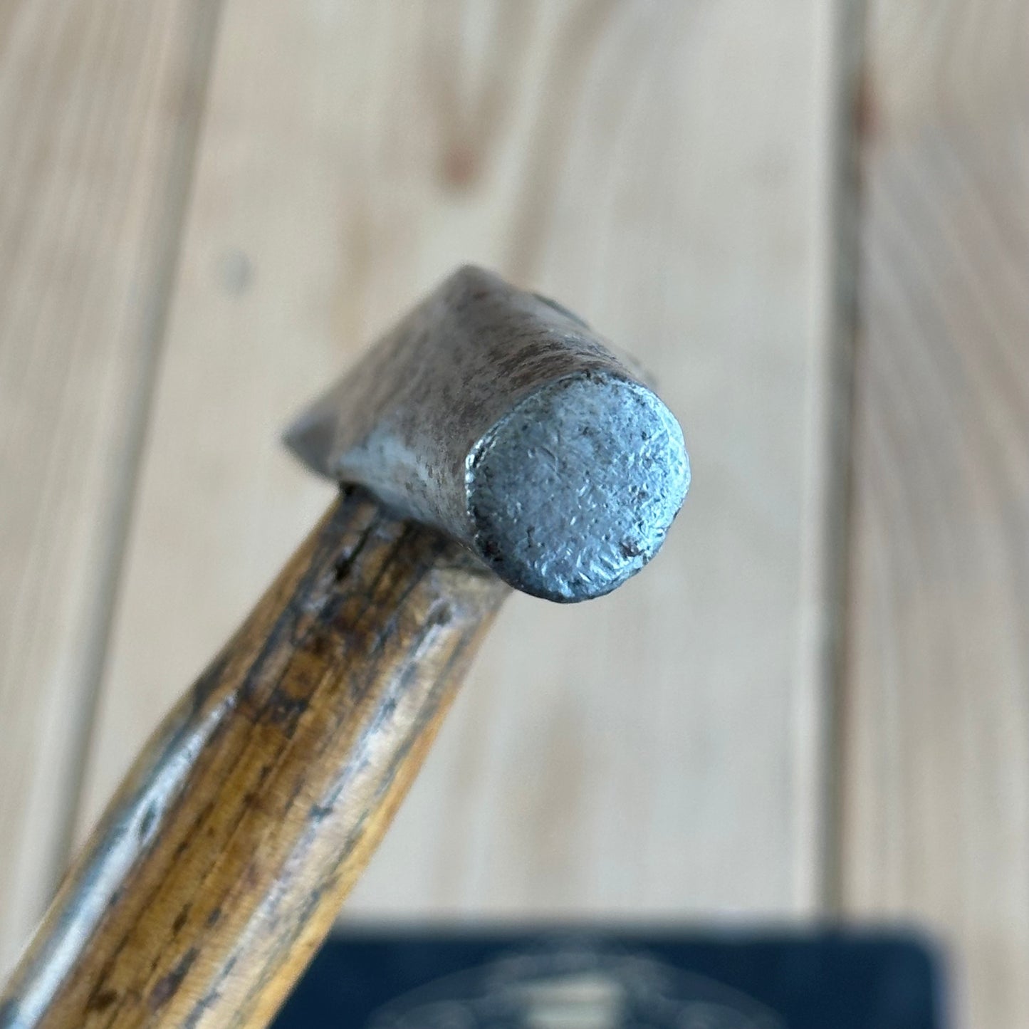 D1771 Vintage small jewellers silversmiths Metalwork HAMMER