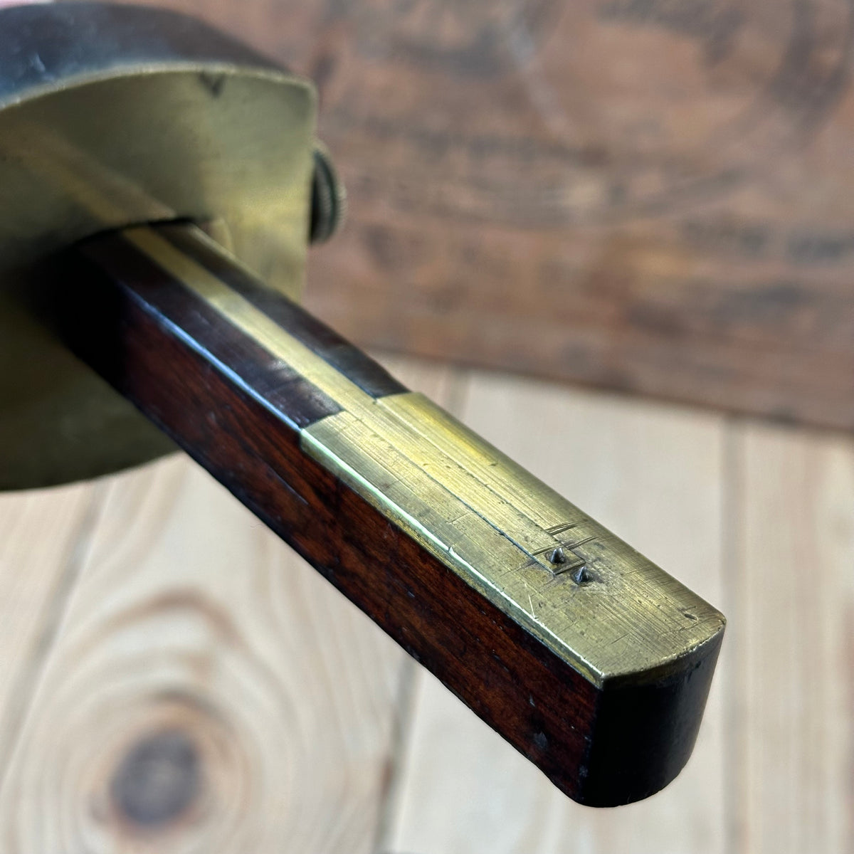 H2568 GORGEOUS! Vintage DISSTON USA No:95 BRASS & Rosewood Mortise GAUGE