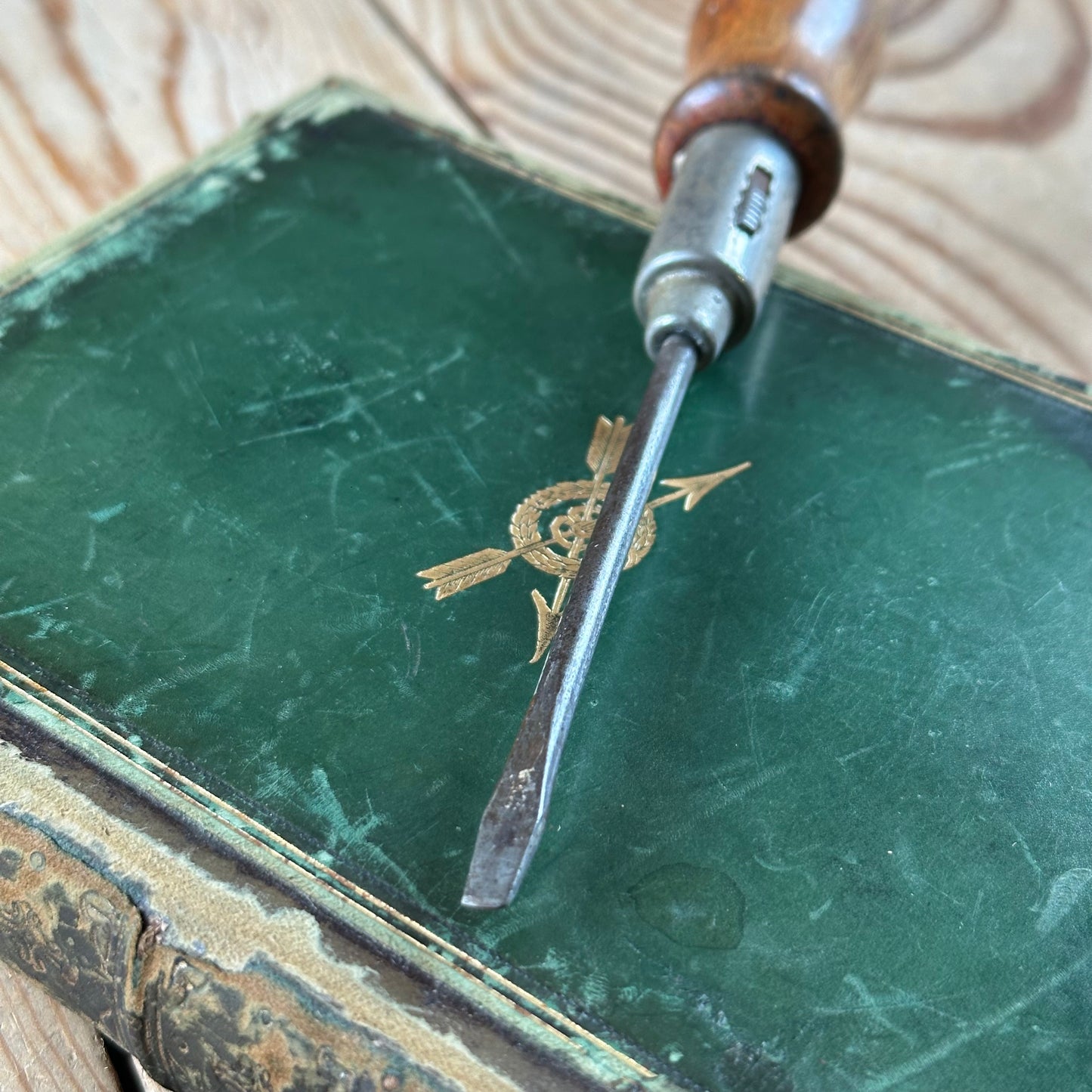 H2395 Vintage small RATCHET SCREWDRIVER