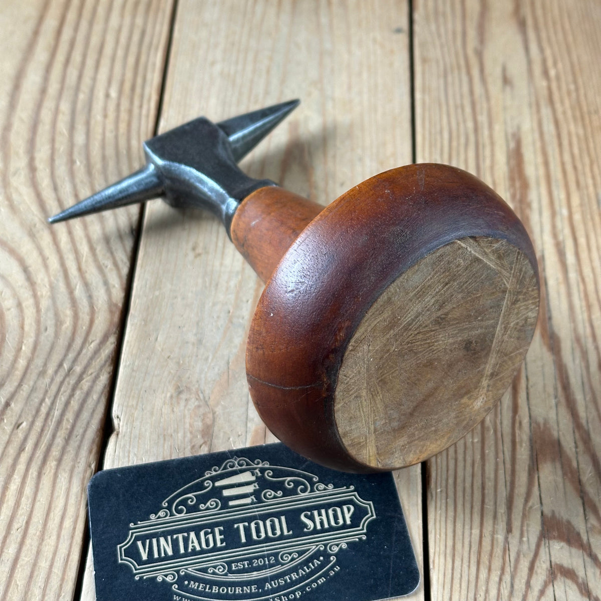 Y1301 CUTE! Antique small French JEWELLERS metalworking ANVIL on a wooden base