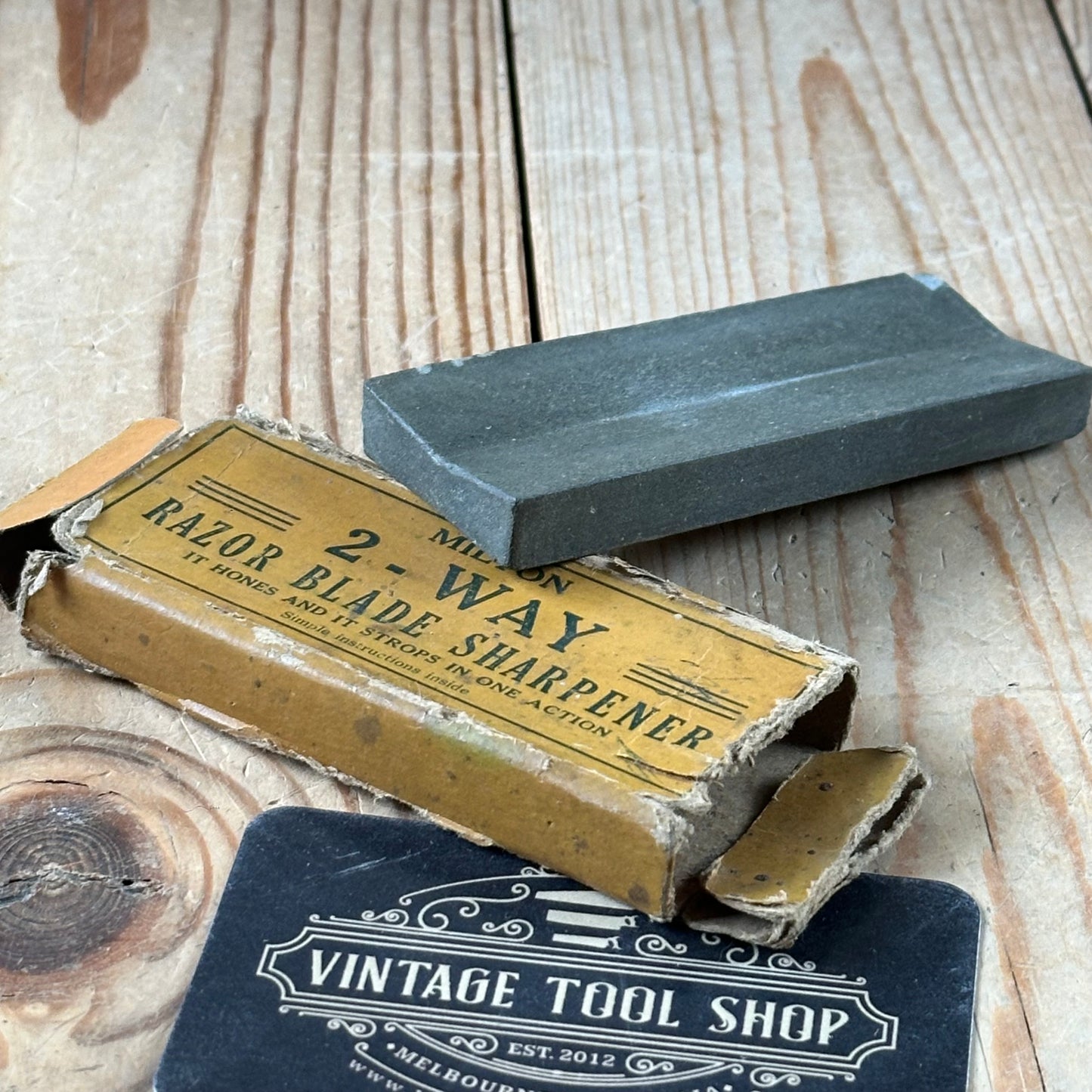 A228 Vintage Milton razor BARBER HONE sharpening stone IOB