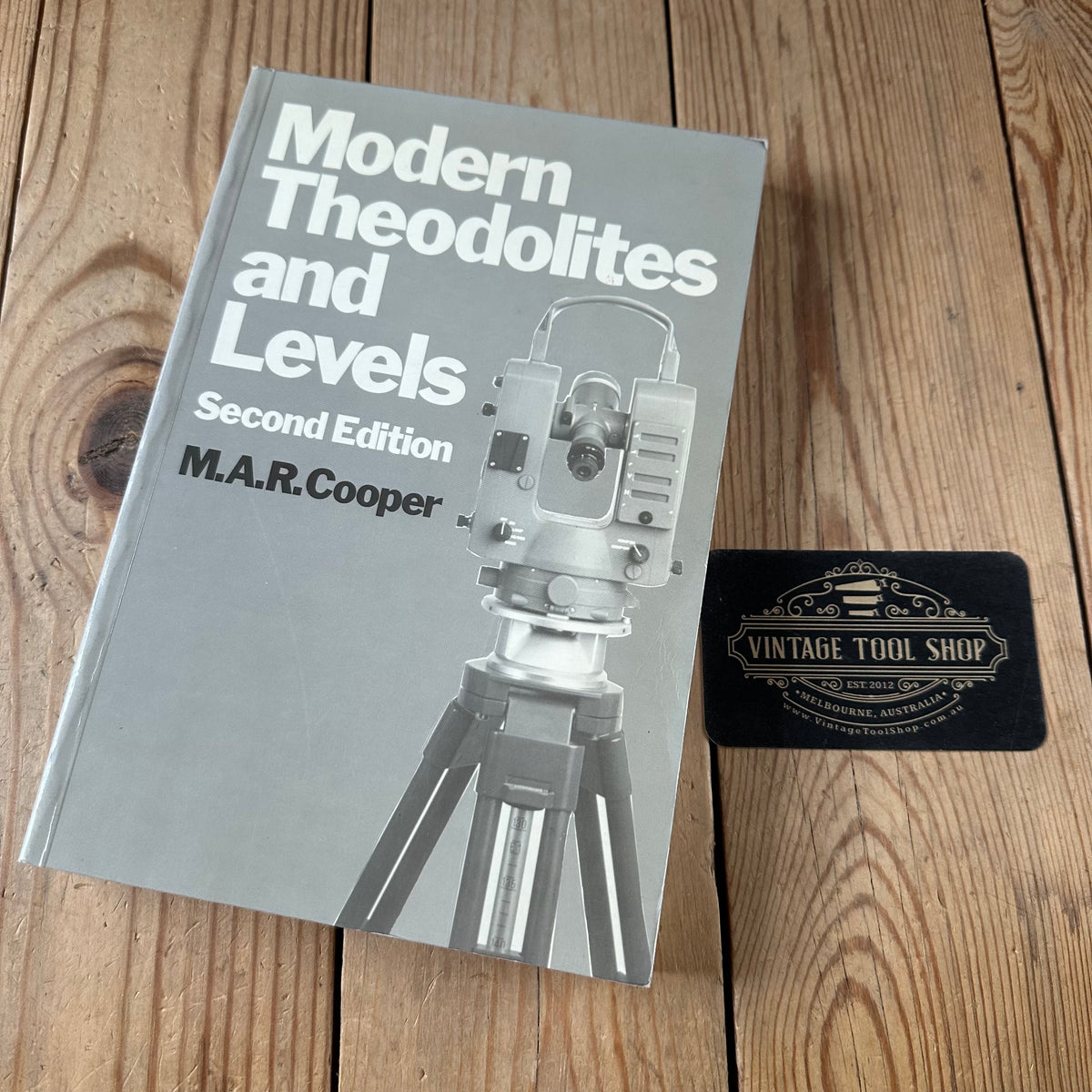 XBN195 Vintage 1987 BOOK MODERN THEODOLITES & LEVELS 2nd edition by M.A.R.Cooper