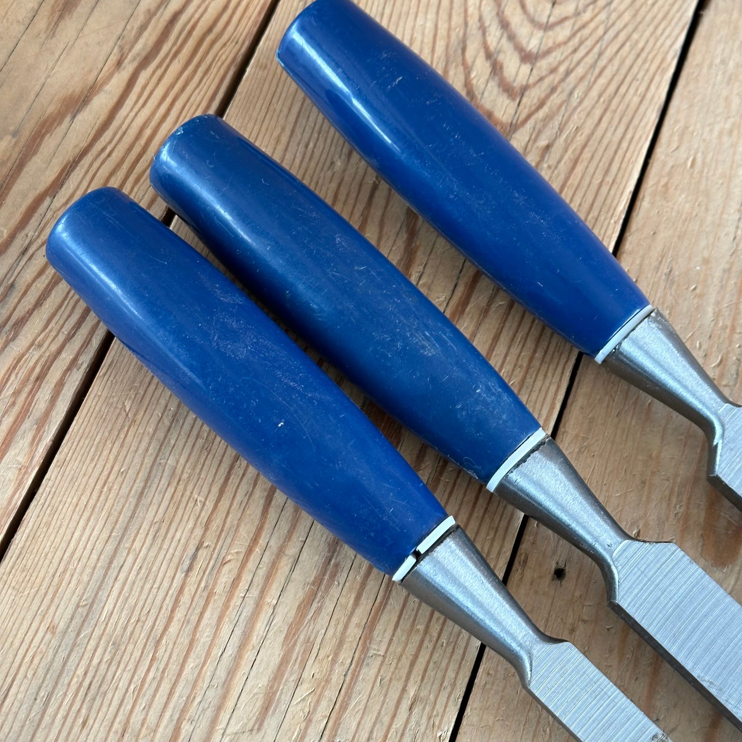 H1297 Vintage 3x beveled CHISELS