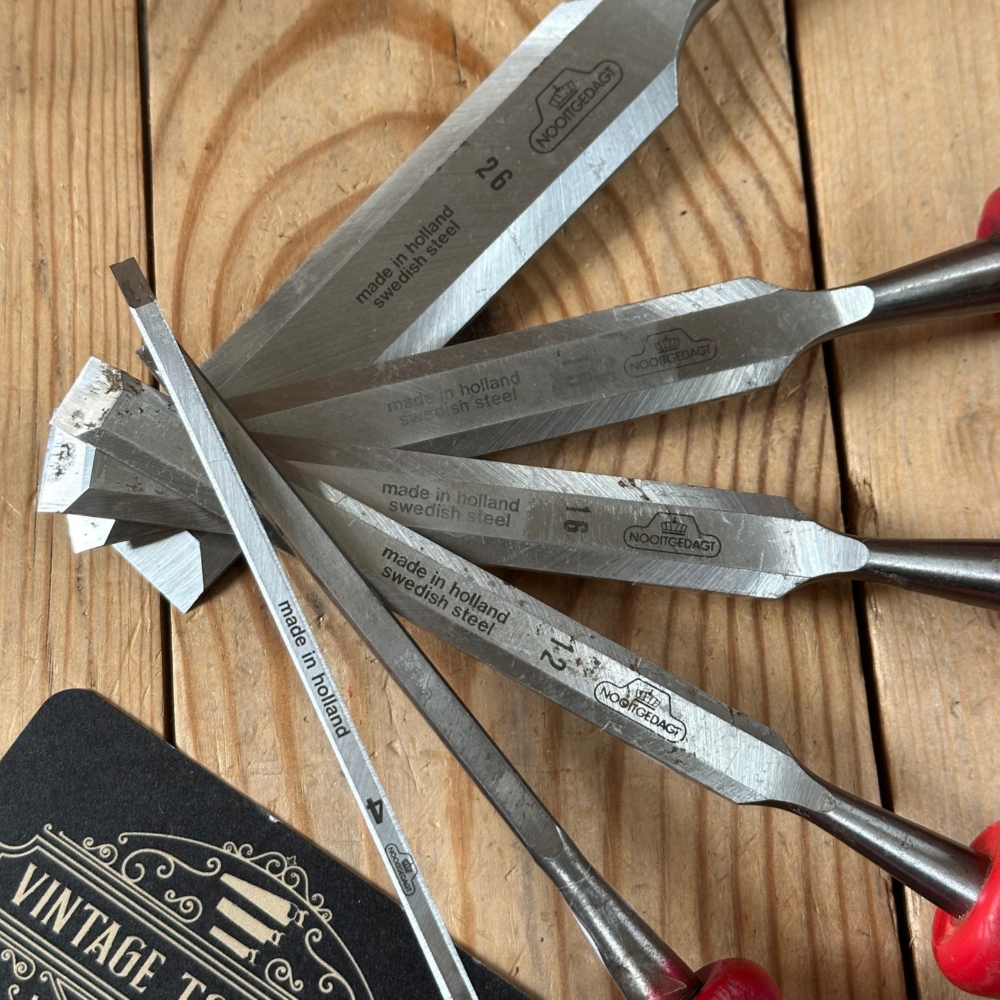 N1817 AWESOME! Vintage set of 6 NOOITGEDAGT Holland red resin handle BEVEL CHISELS