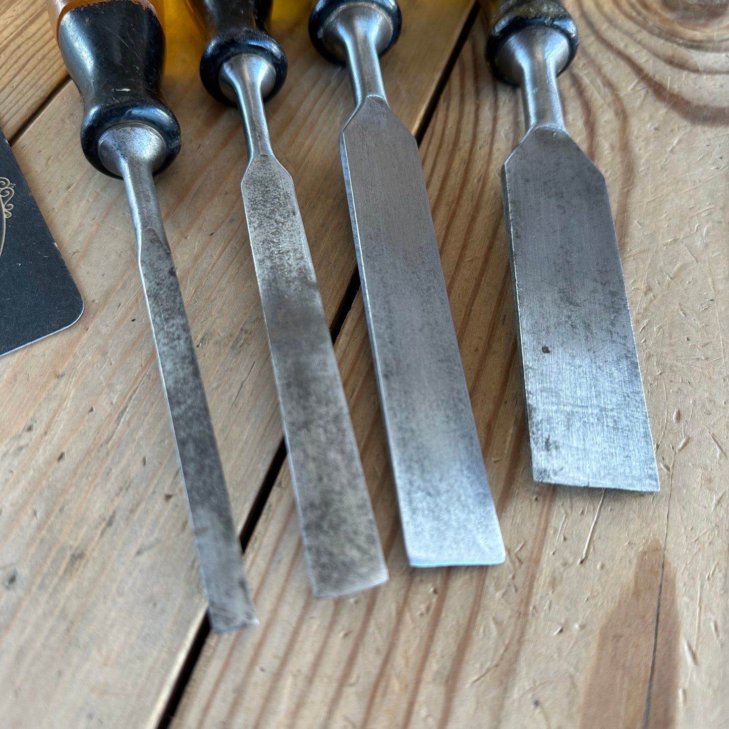 H1754 Vintage set of 5 x STANLEY Australia BEVEL chisels