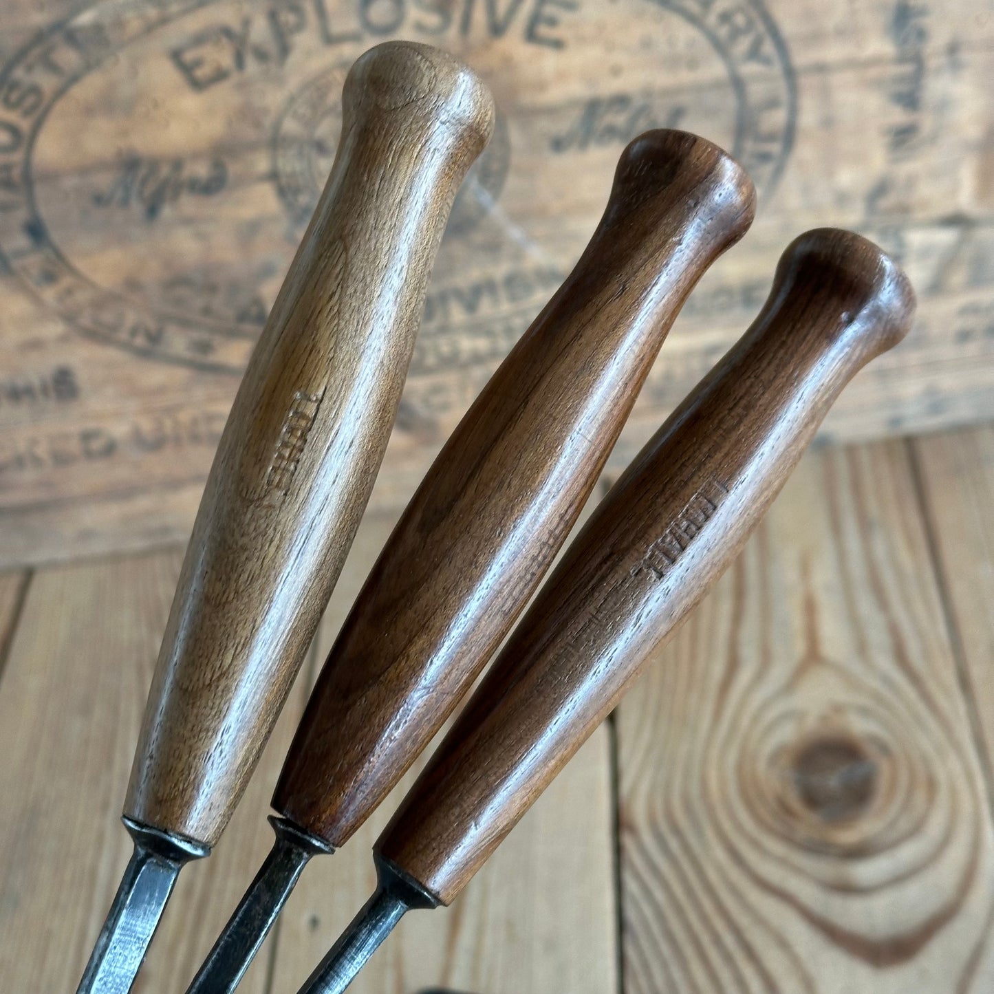D1915 COOL! Vintage set of 3 x  Bent Fishtail Carving CHISELS