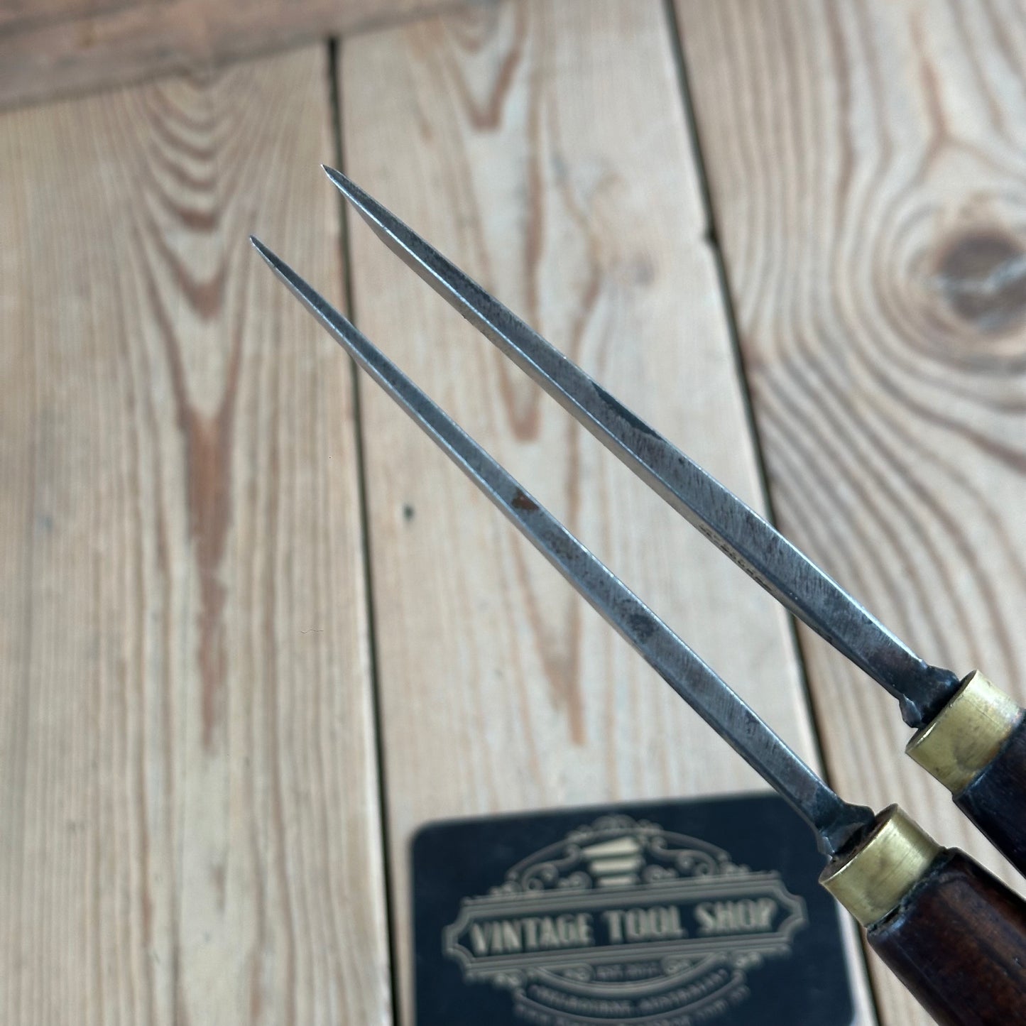 N907 RARE! Vintage pair of ROSEWOOD Handled Barker Bros of MELBOURNE SKEW Carving CHISELS
