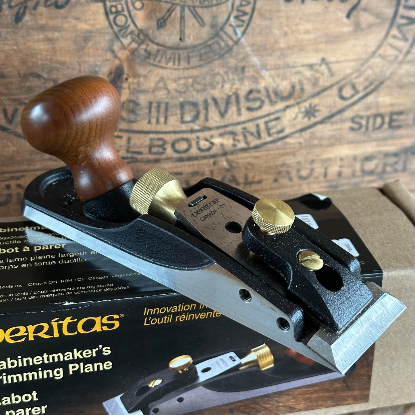 SOLD. H2196 Contemporary VERITAS CABINETMAKERS TRIMMING PLANE Chisel PLANE
