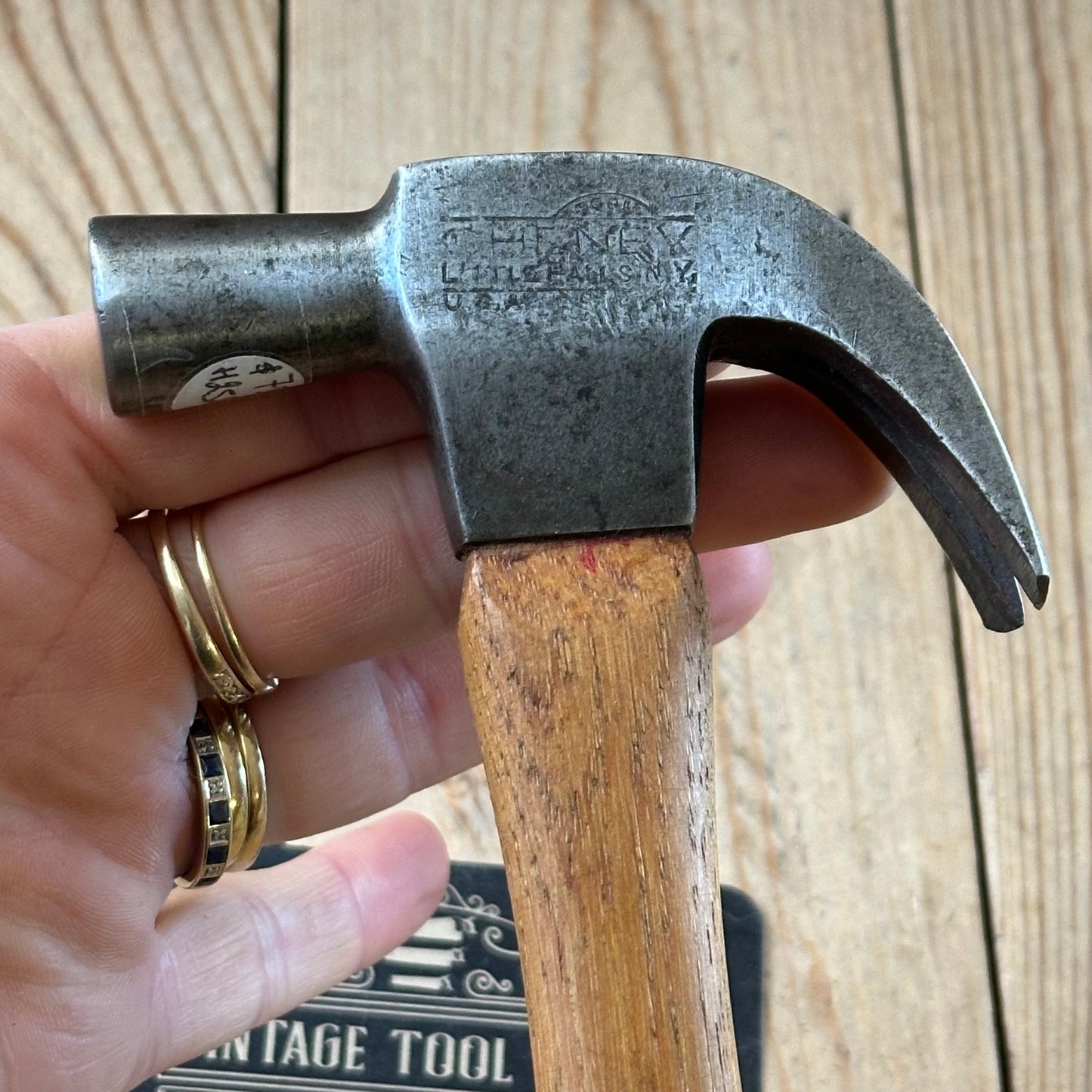 H2528 Vintage small Henry CHENEY USA carpenters HAMMER