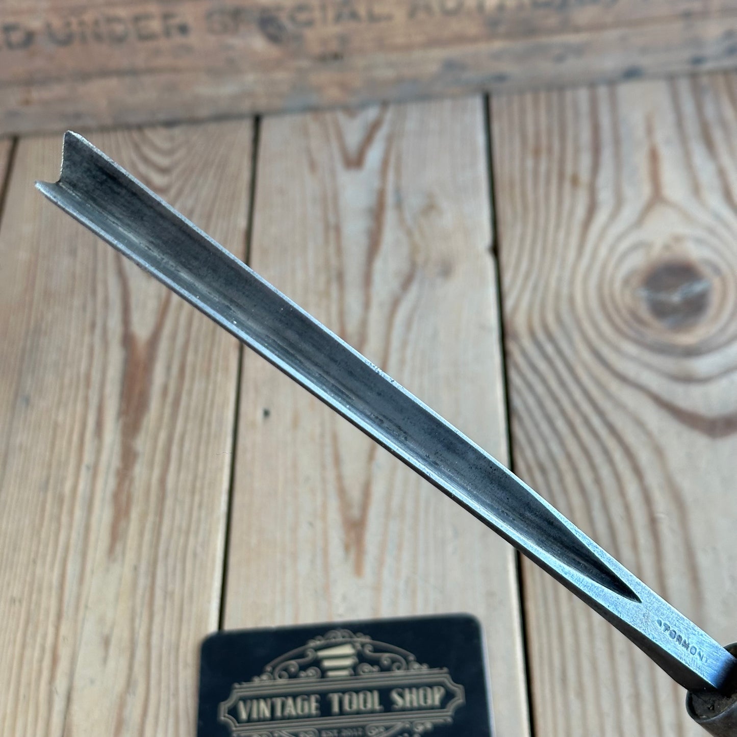 N911 Vintage V-gouge GOUGE Turning CHISEL by STORMONT England