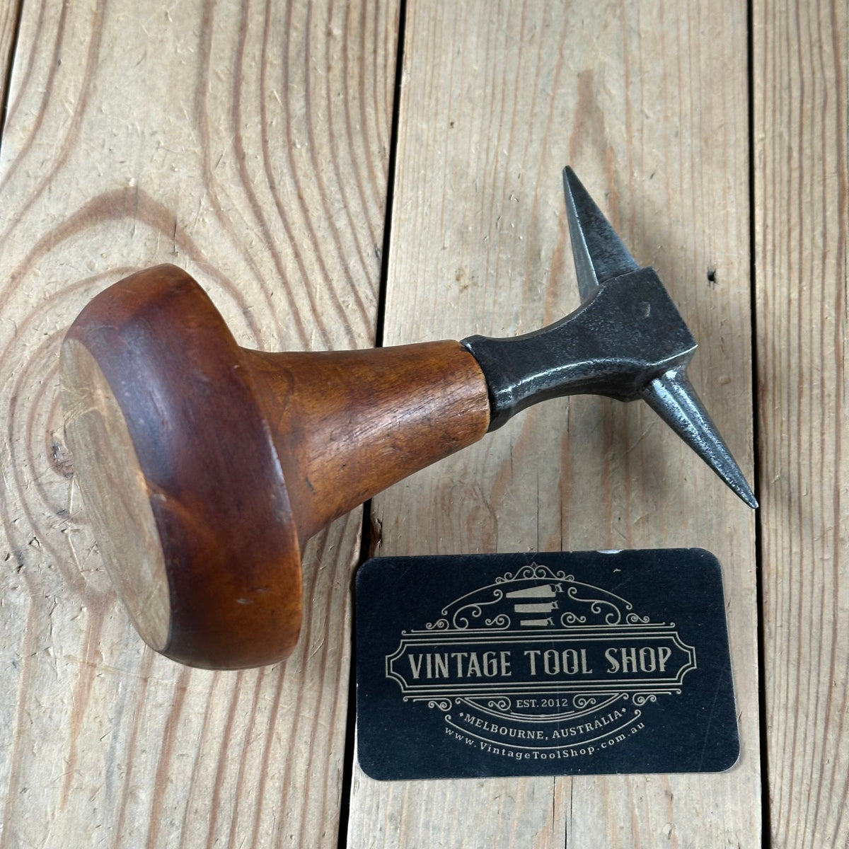 Y1301 CUTE! Antique small French JEWELLERS metalworking ANVIL on a wooden base