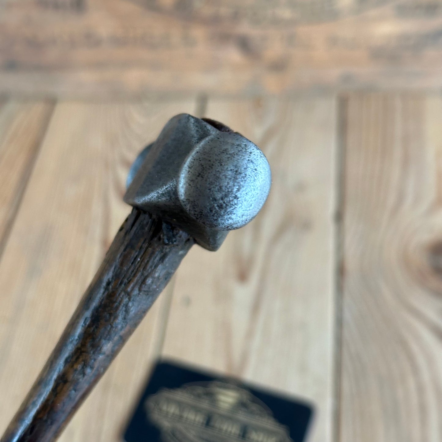 D1866 UNUSUAL! Vintage metalworking JEWELLERS Ball peen HAMMER