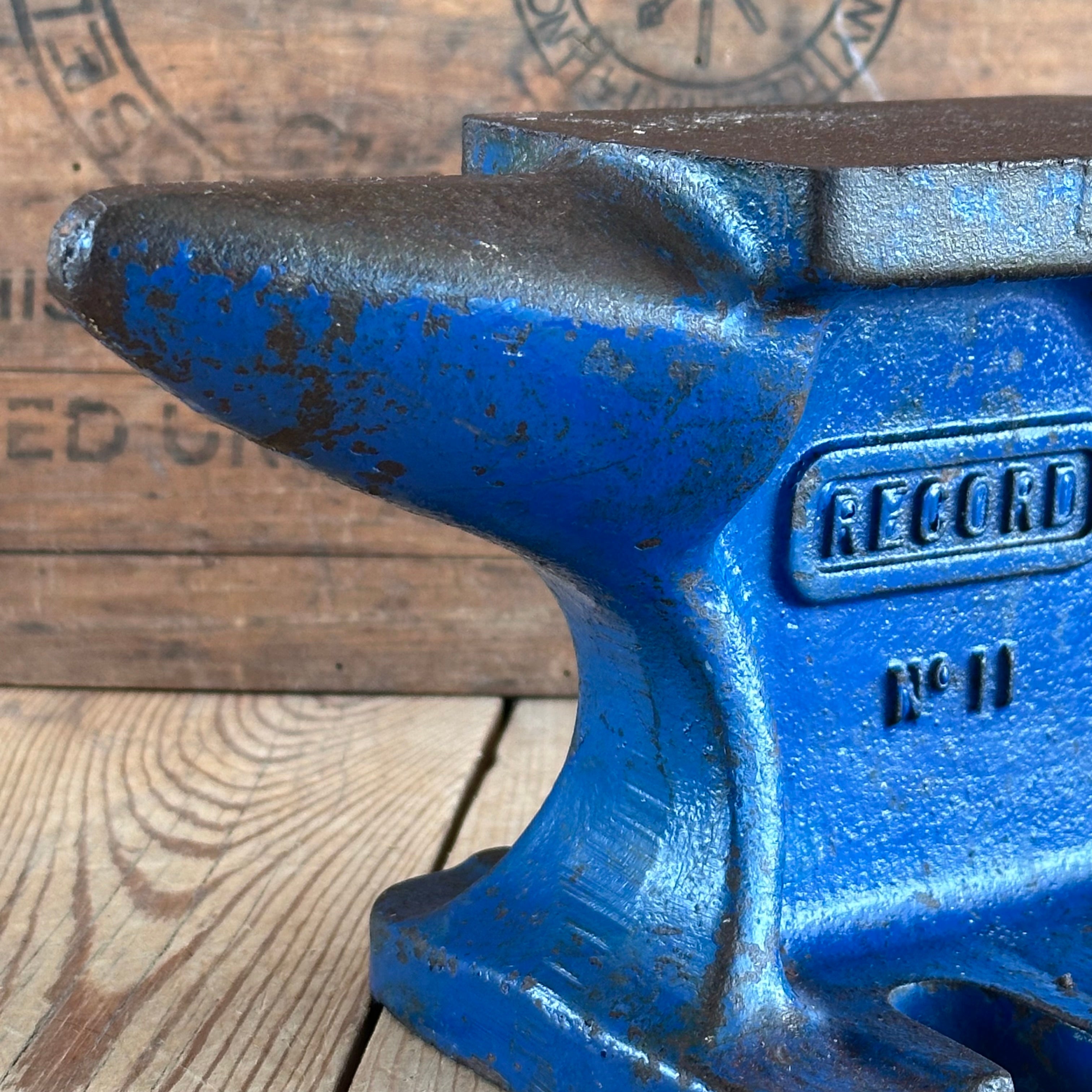 SOLD. H1753 Vintage smaller RECORD England 10lb No.11 blue ANVIL