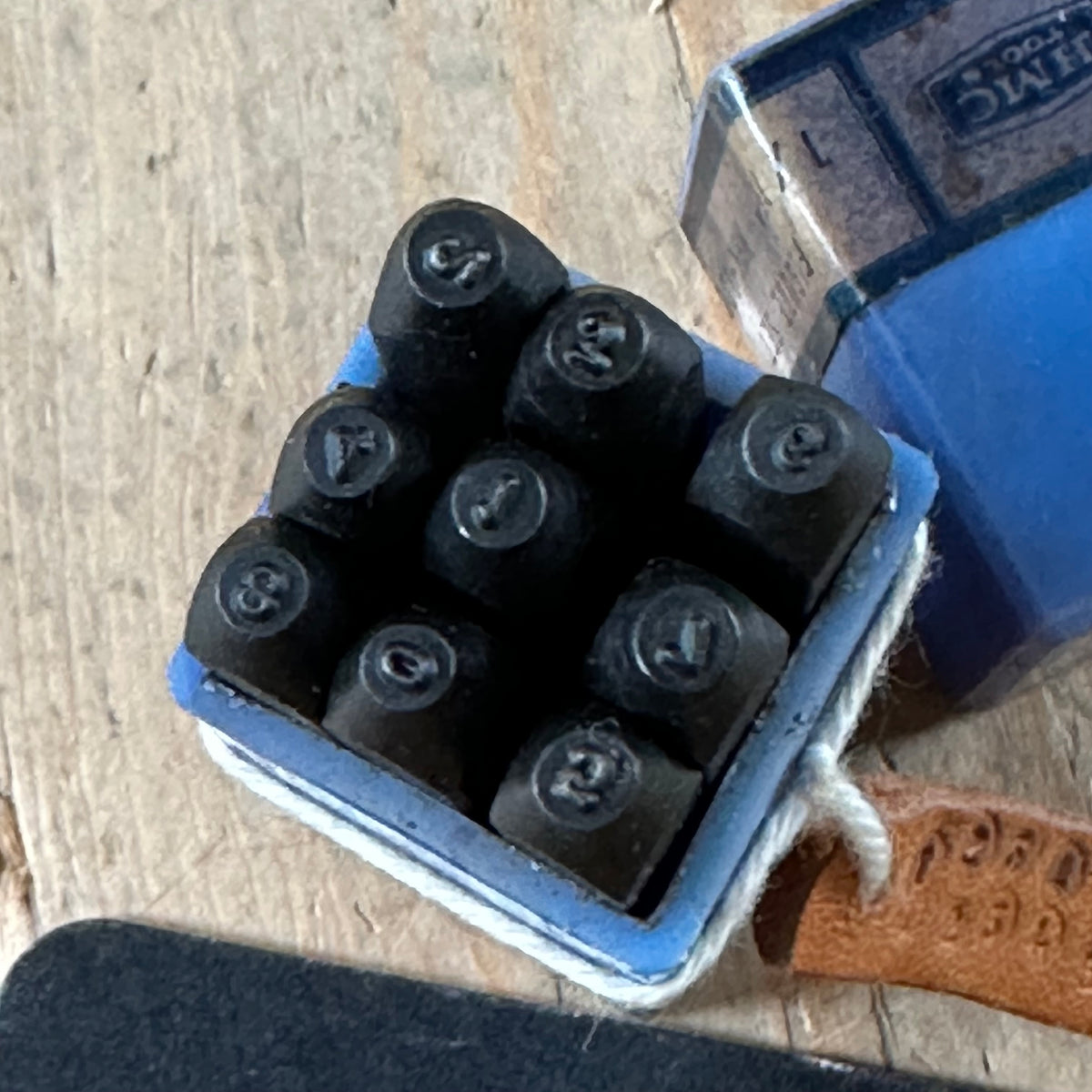 D1638 Vintage set of 9 tiny NUMBER PUNCHES metal jewellery leather stamps tools