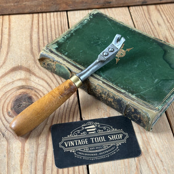 H2579 Vintage UPHOLSTERERS leatherwork TACK REMOVER tool