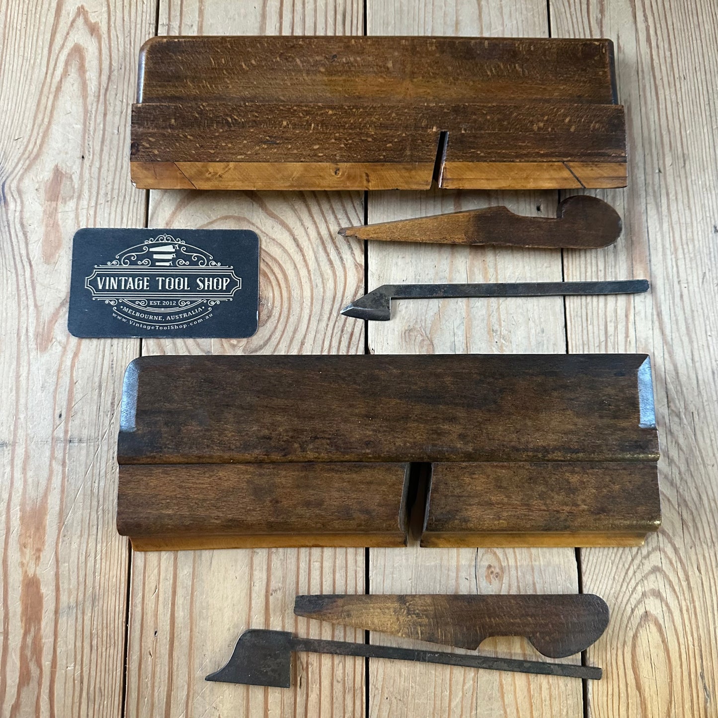 H2421 HANDY! Antique pair of mixed SIDE SNIPES wooden Moulding PLANES