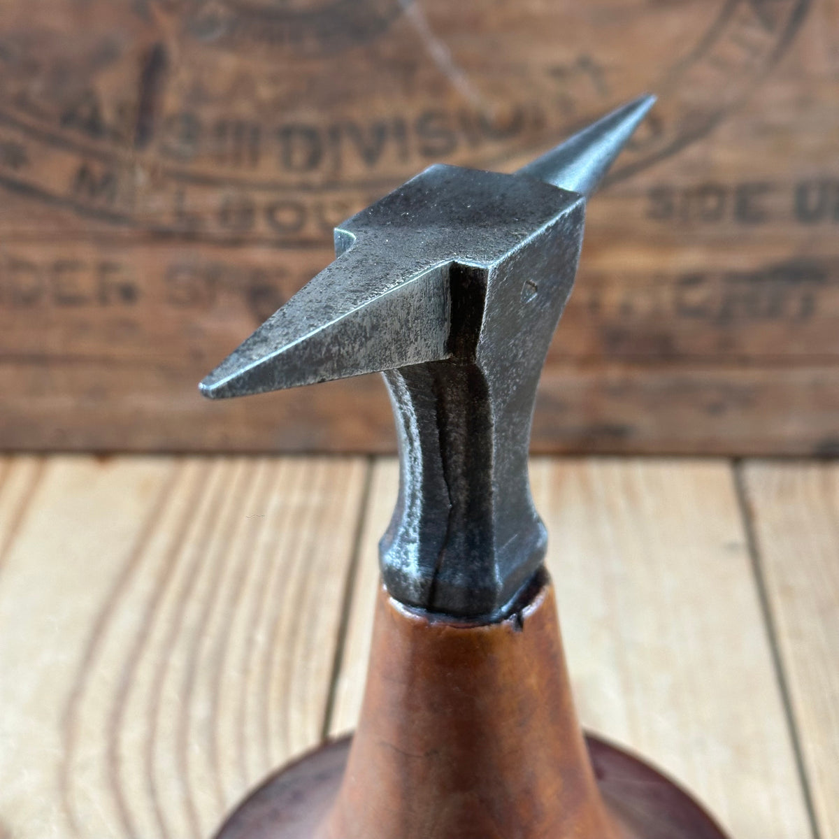 Y1301 CUTE! Antique small French JEWELLERS metalworking ANVIL on a wooden base