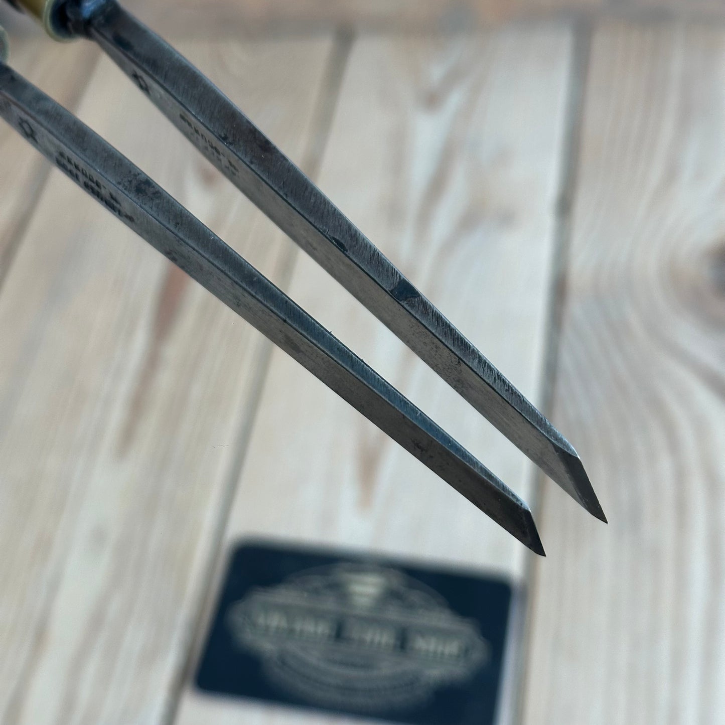 N907 RARE! Vintage pair of ROSEWOOD Handled Barker Bros of MELBOURNE SKEW Carving CHISELS