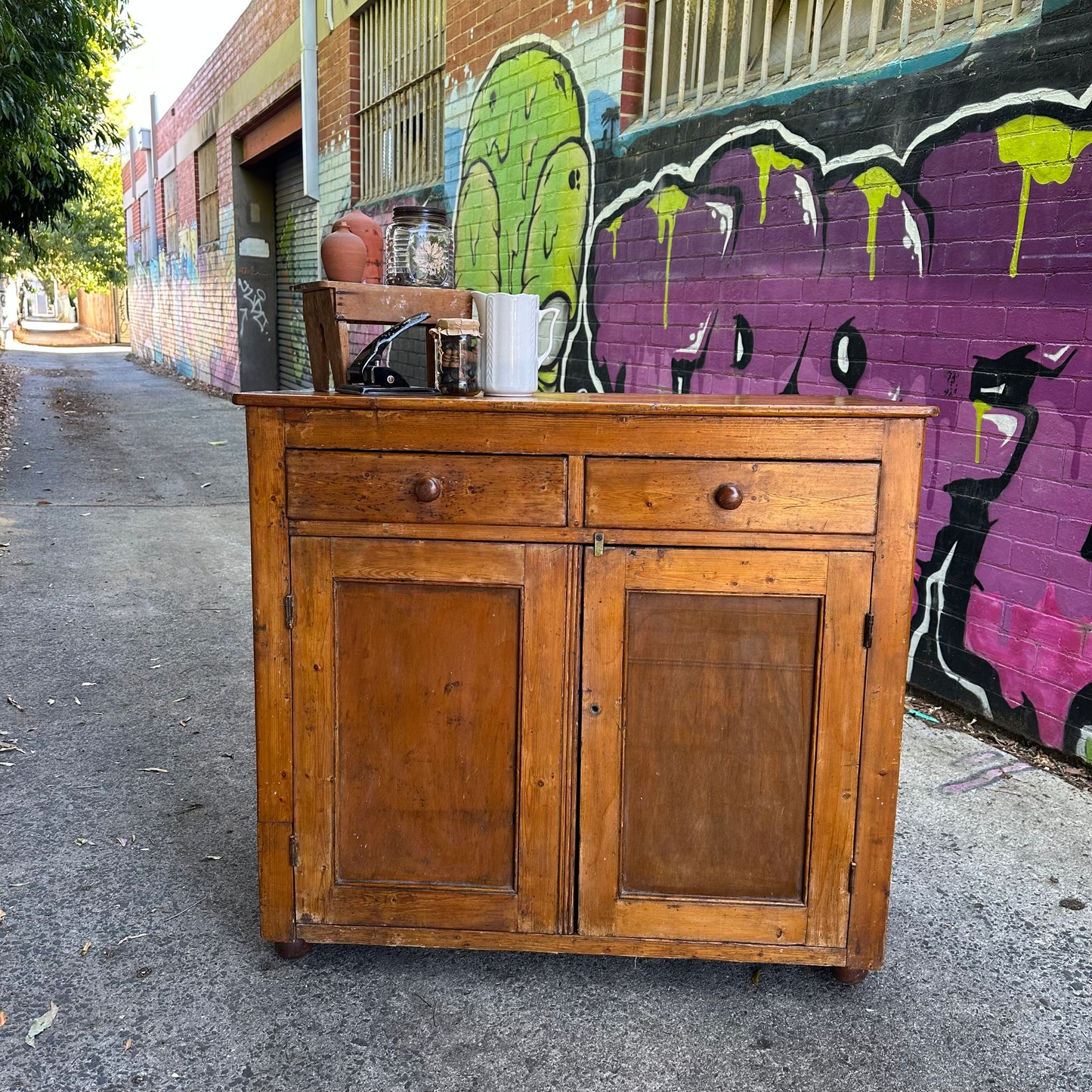 H2384 Vintage shabby chic FEDERATION era PINE kitchen cabinet CUPBOARD