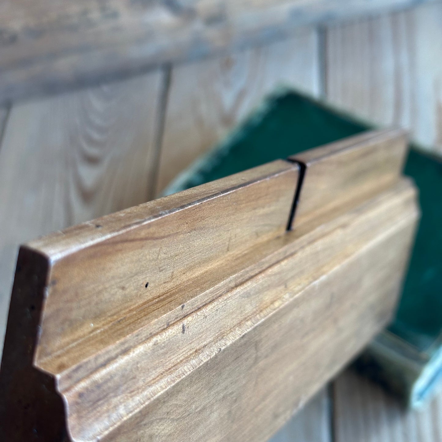 Y599 Vintage COOL FRENCH SIDE & REBATE Wooden PLANE