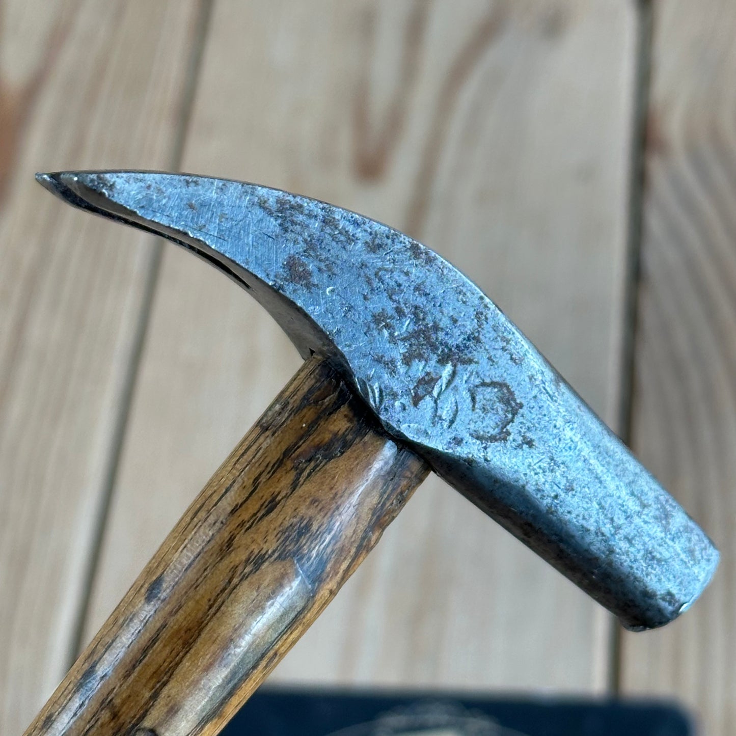 D1771 Vintage small jewellers silversmiths Metalwork HAMMER