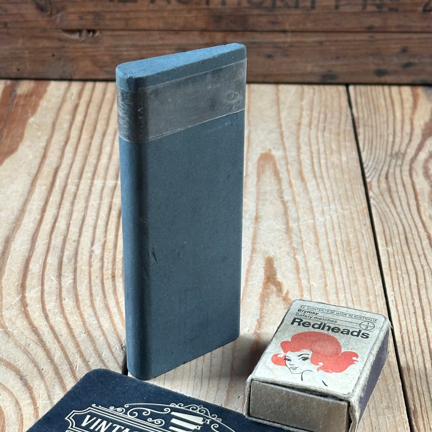 A394 Vintage FINE Carborundum SLIP STONE for gouges sharpening oilstone