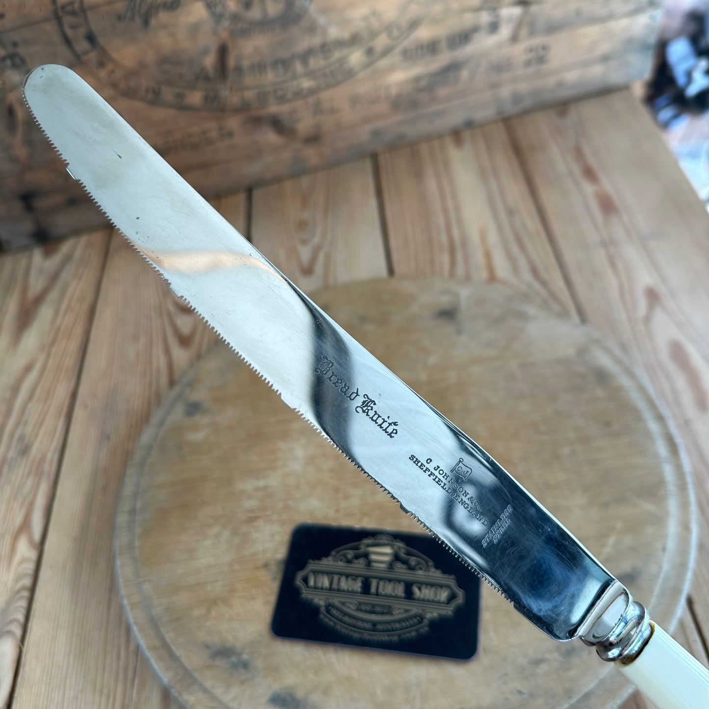 H622 Vintage CHRISTOPHER JOHNSON Sheffield stainless steel BREAD KNIFE