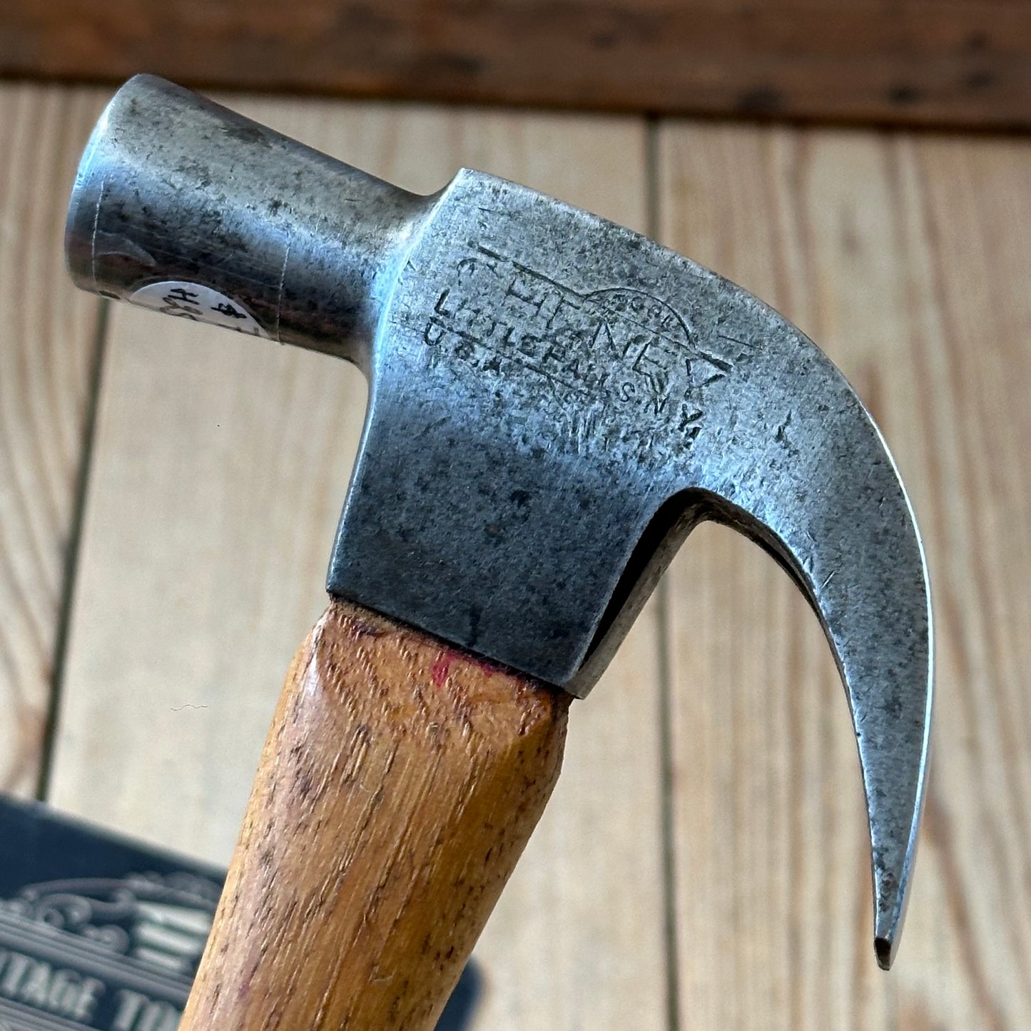 H2528 Vintage small Henry CHENEY USA carpenters HAMMER