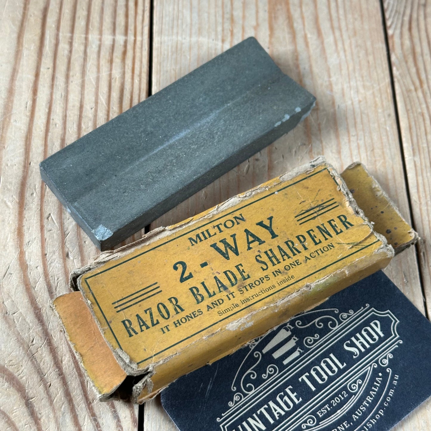 A228 Vintage Milton razor BARBER HONE sharpening stone IOB