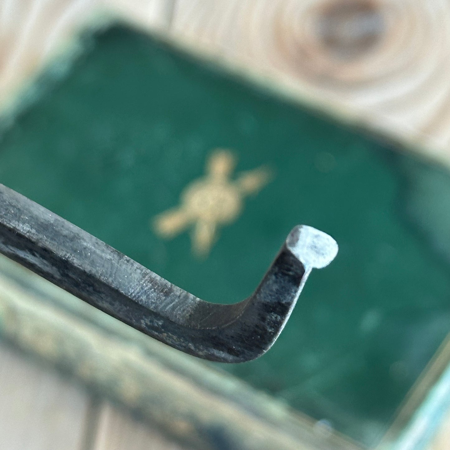 H2045 Vintage bent CHEQUERING Tool CHISEL