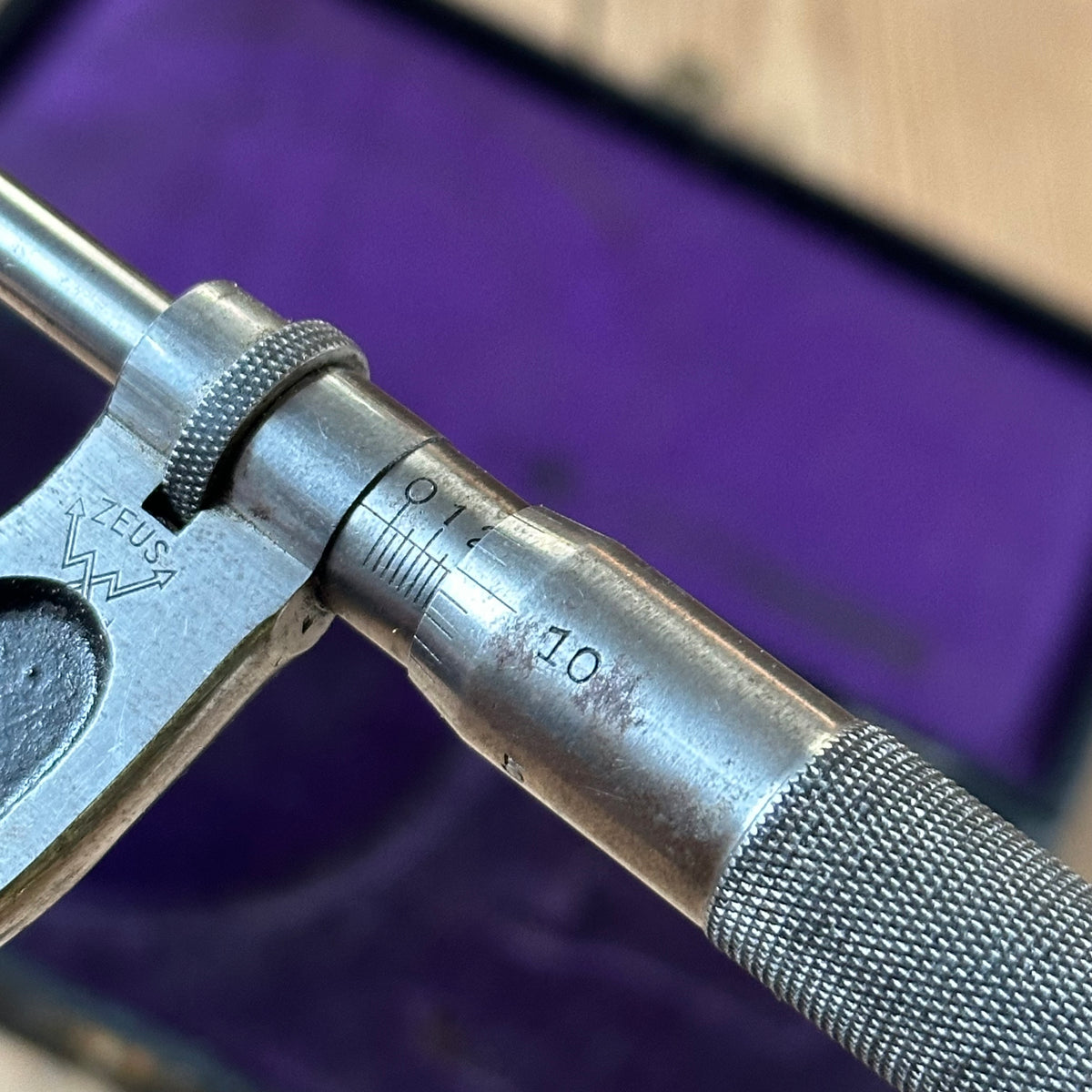 H2611 Vintage ZEUS Germany MICROMETER IOB