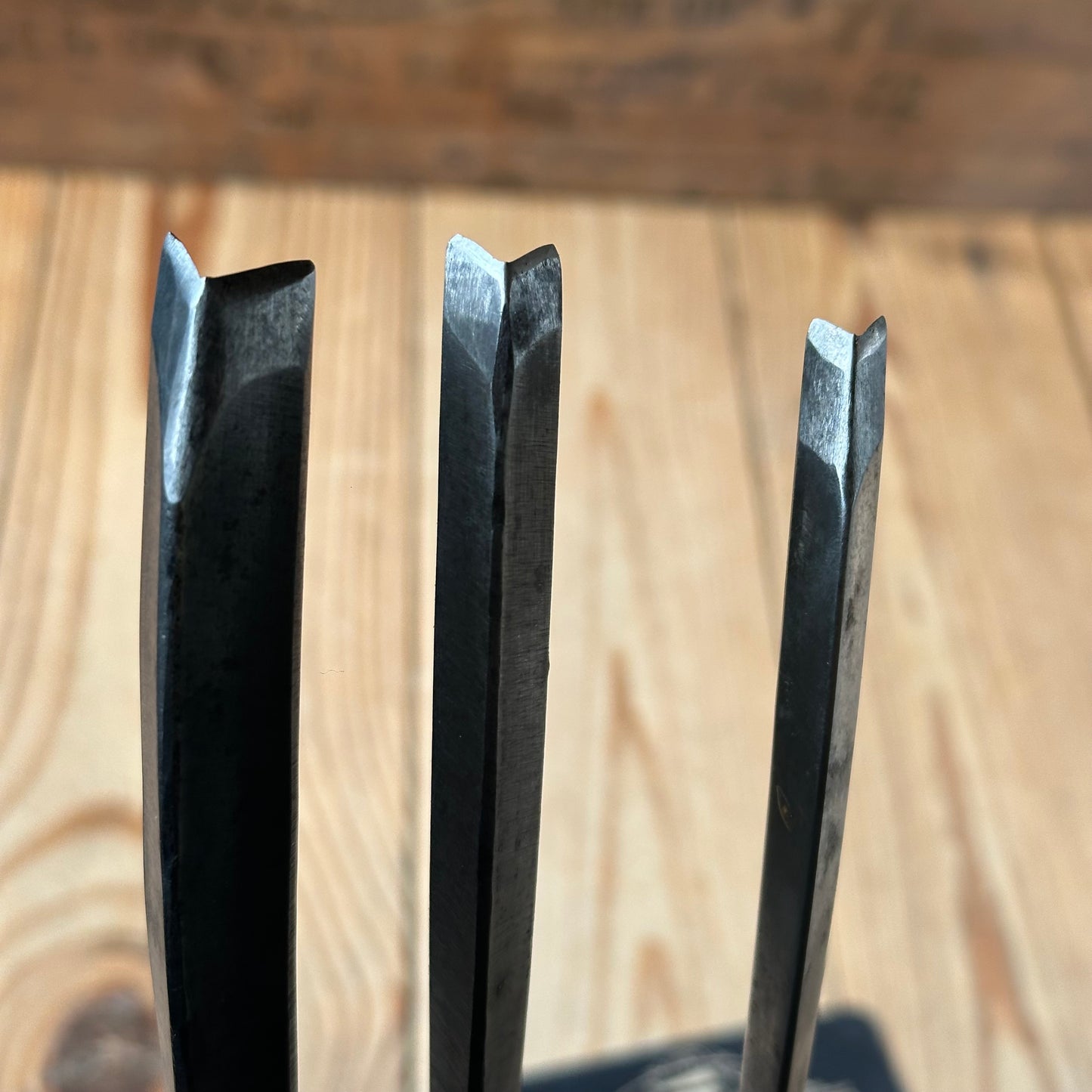 N1763 COOL! Vintage WILLIAM MARPLES & ASHLEY ILLES 3 x Carving SWEPT BENT V-GOUGE CHISEL Set