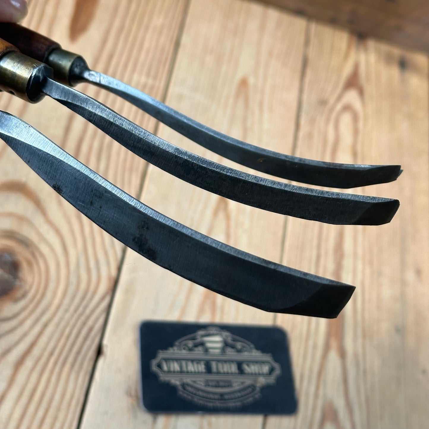 N1763 COOL! Vintage WILLIAM MARPLES & ASHLEY ILLES 3 x Carving SWEPT BENT V-GOUGE CHISEL Set