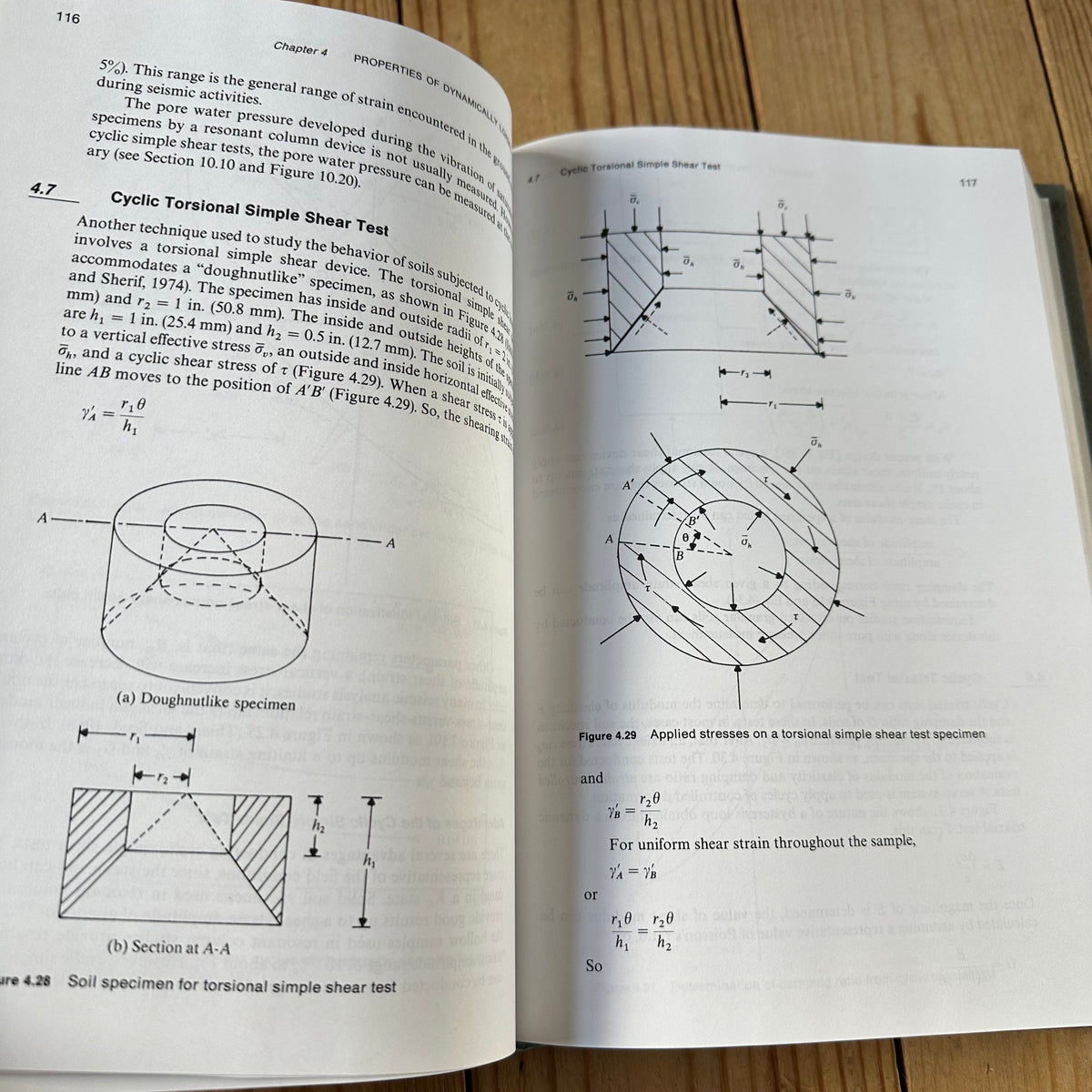 XBN205 Vintage 1992 BOOK PRINCIPLES OF SOIL DYNAMICS by B.M.Das