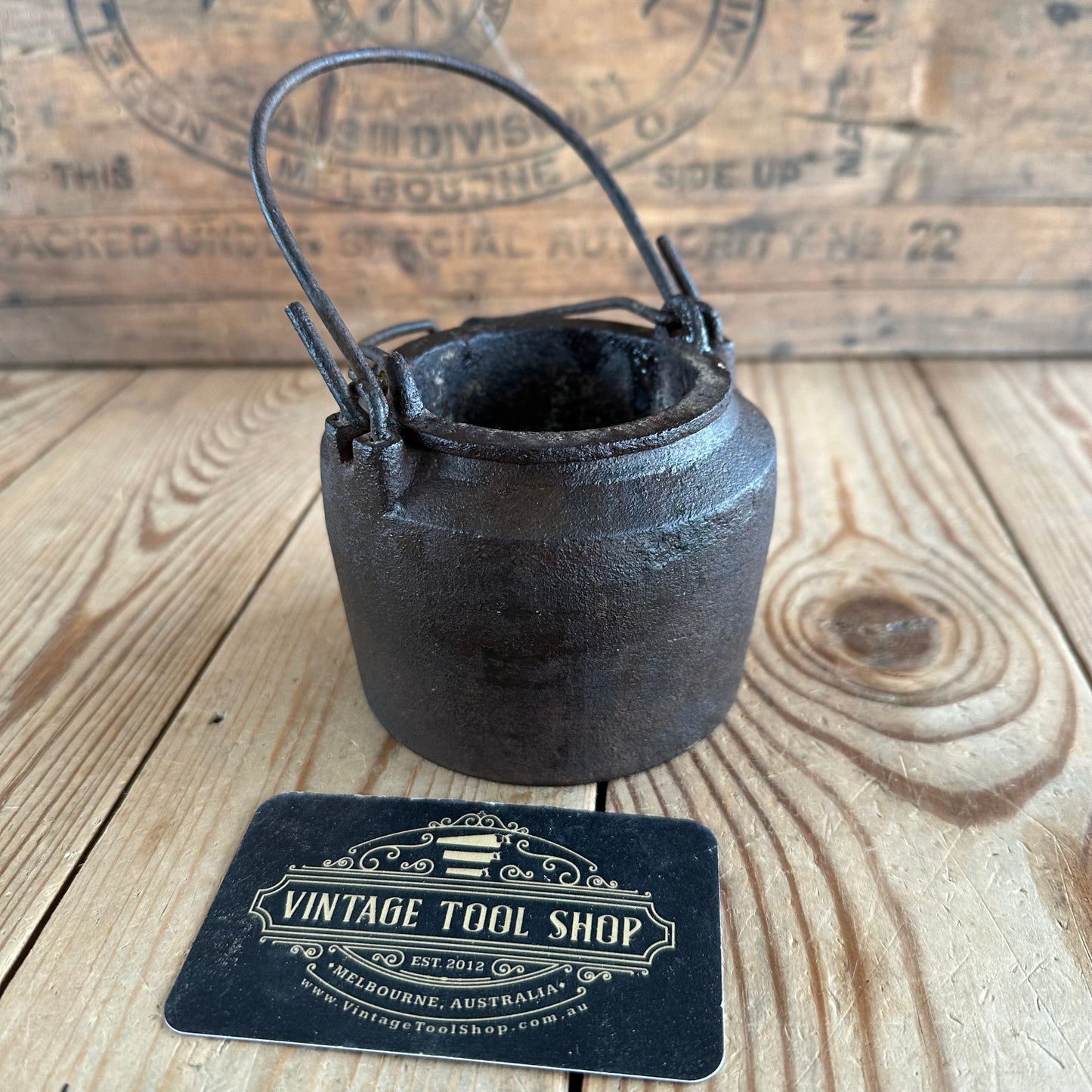 Y1177 Vintage Small CLARK & Co Cast Iron GLUE POT