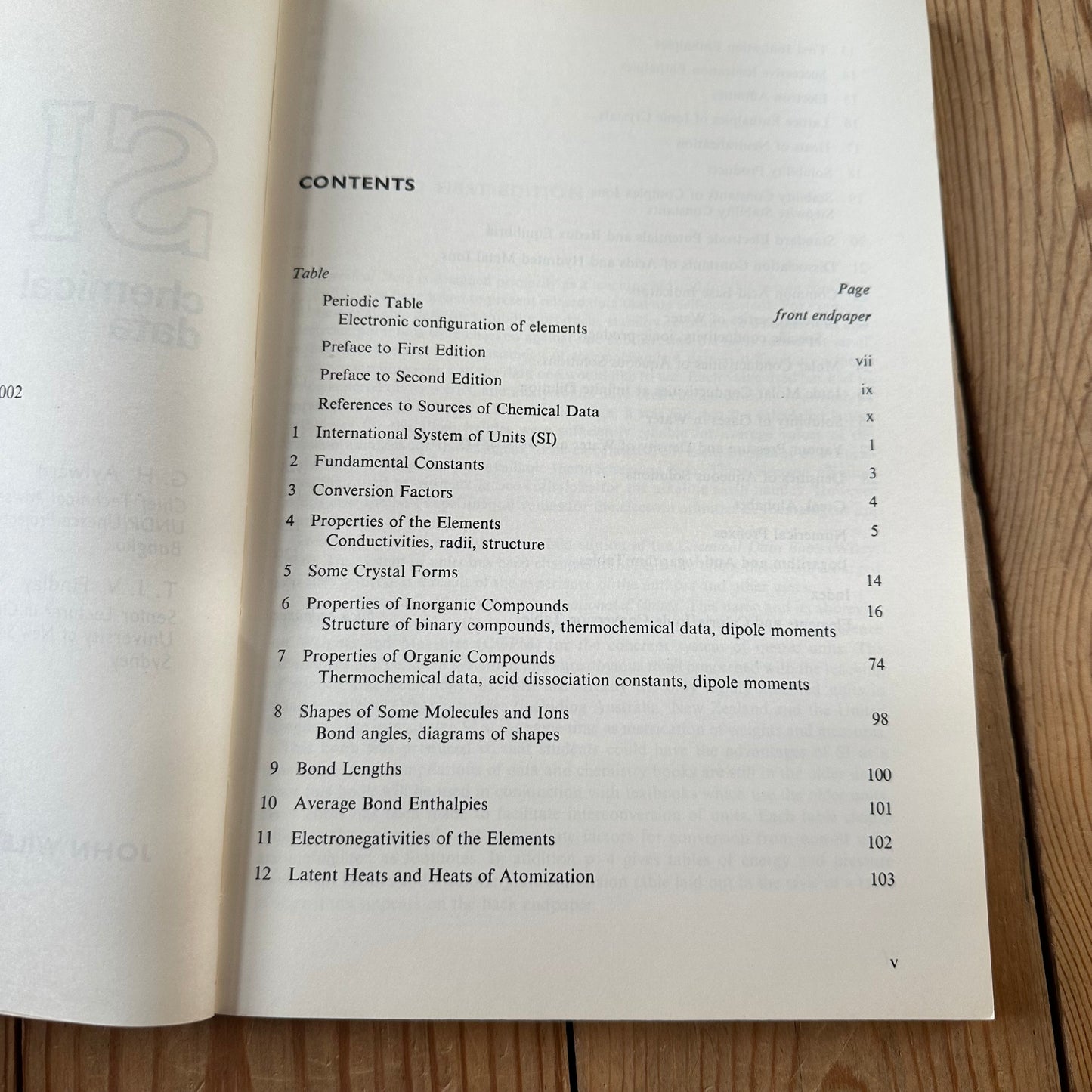 XBN37 Vintage 1978 SI Chemical Data BOOK by Aylward & Findlay