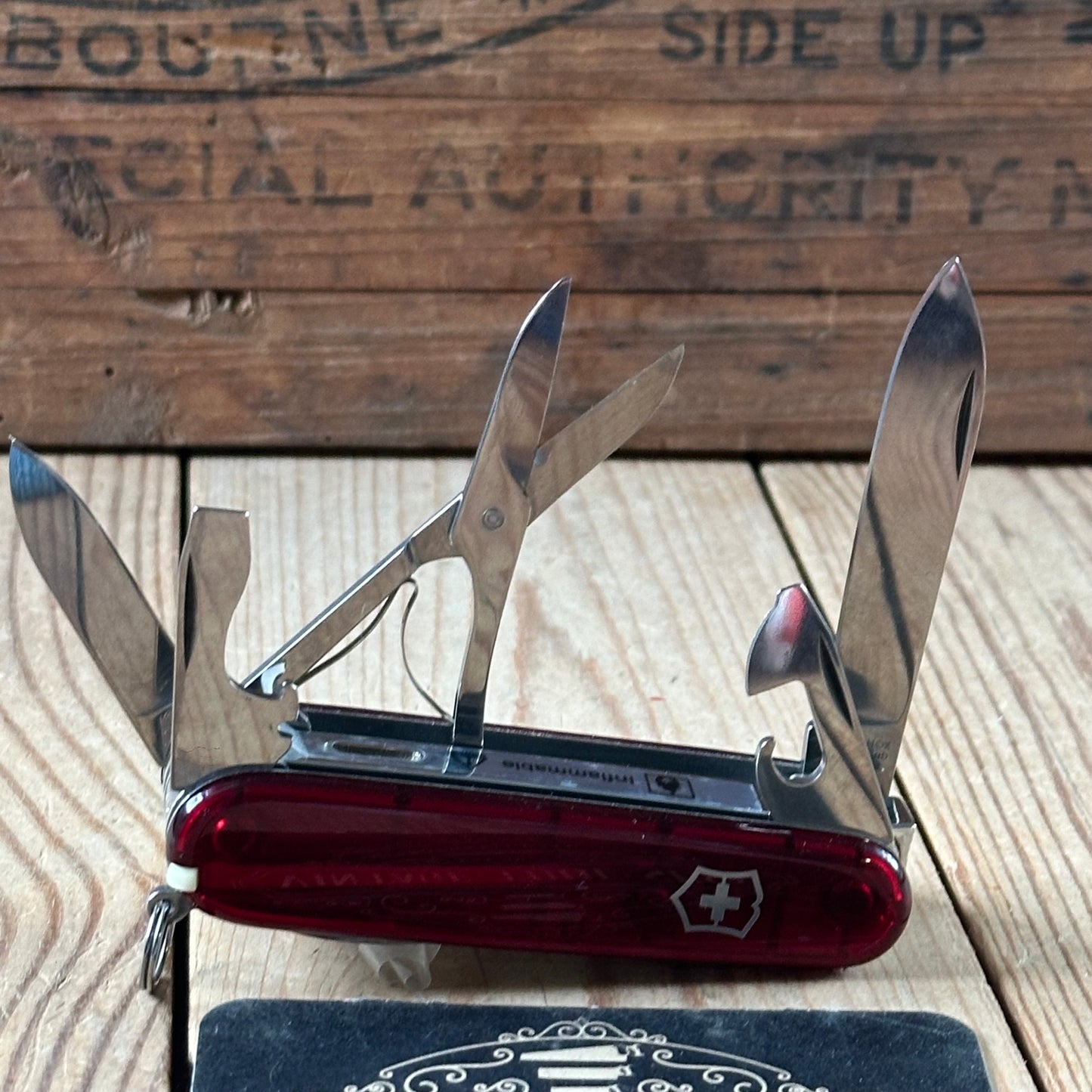 K64 ULTRA RARE! Vintage Collectable Victorinox SWISS FLAME SWISS ARMY KNIFE
