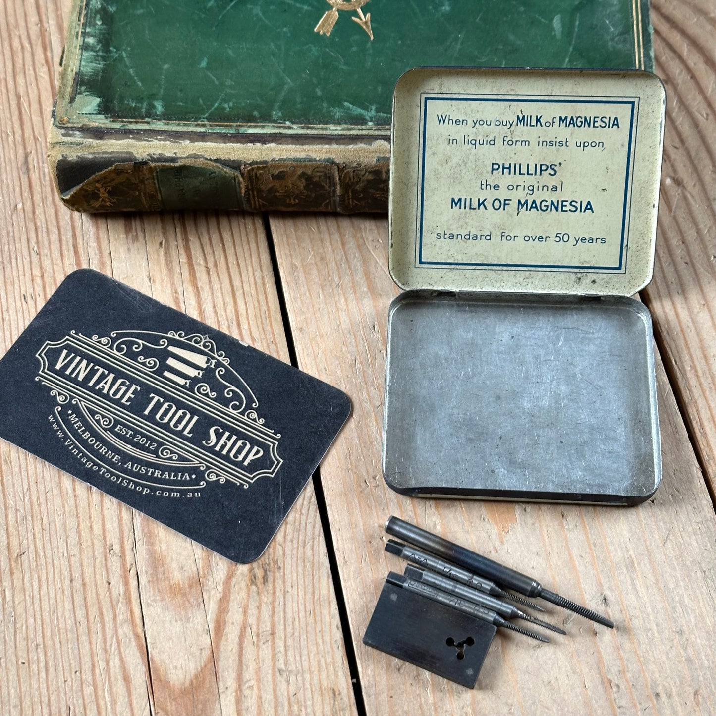 H2396 Vintage tiny JEWELLERS WATCHMAKERS taps & die in vintage Phillips tin