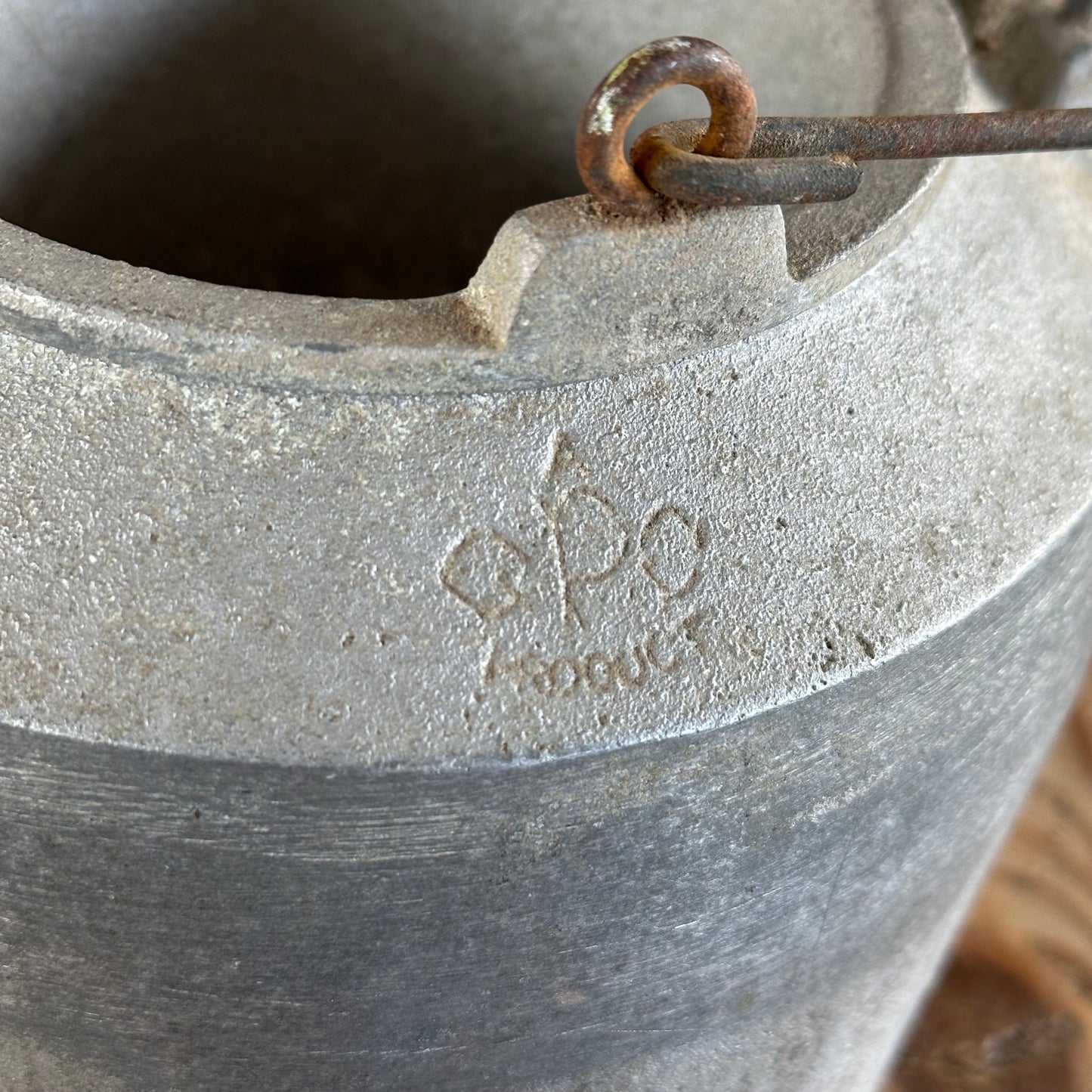 T1644 Vintage QPC Australia GLUE POT cast aluminium