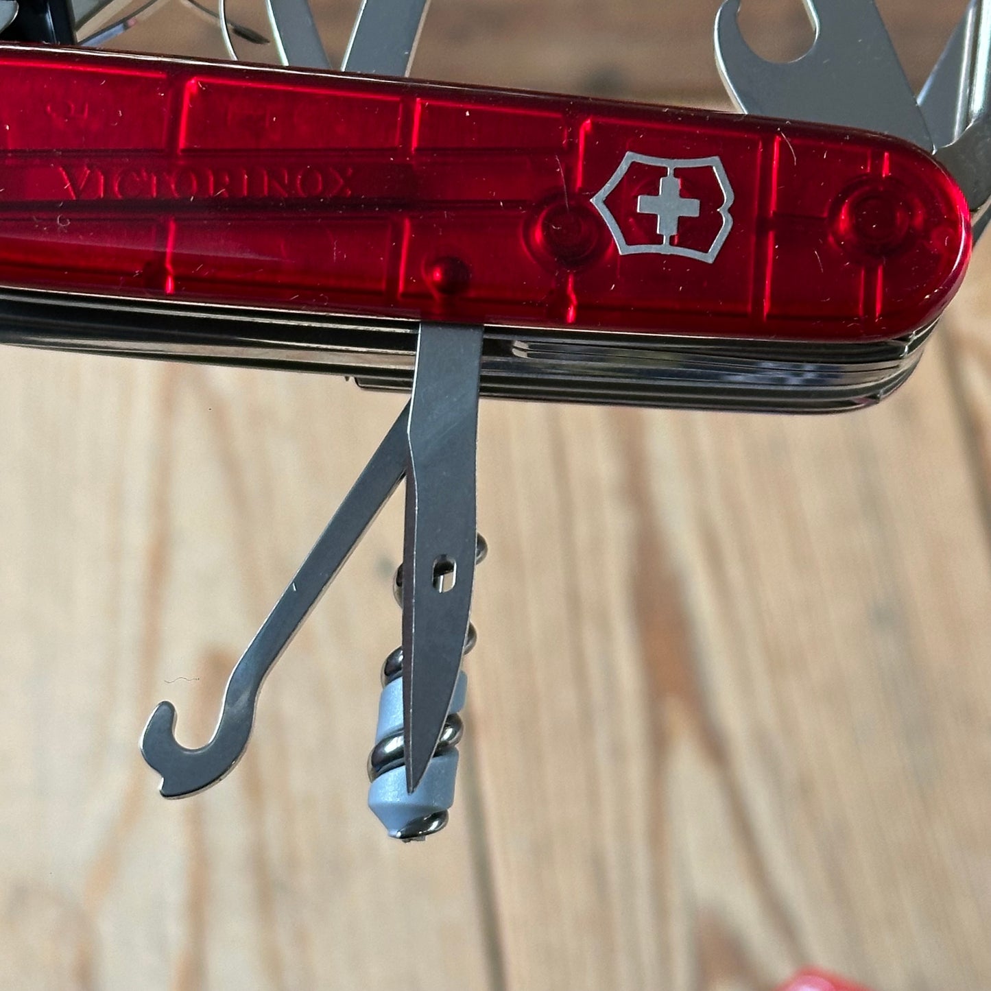 K54 NEW! Victorinox CYBERTOOL Medium SWISS ARMY KNIFE Victorinox