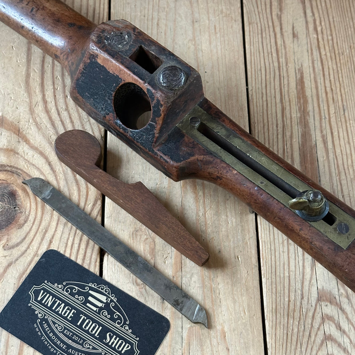 T6552 Antique wooden COACHMANS HAND ROUTER