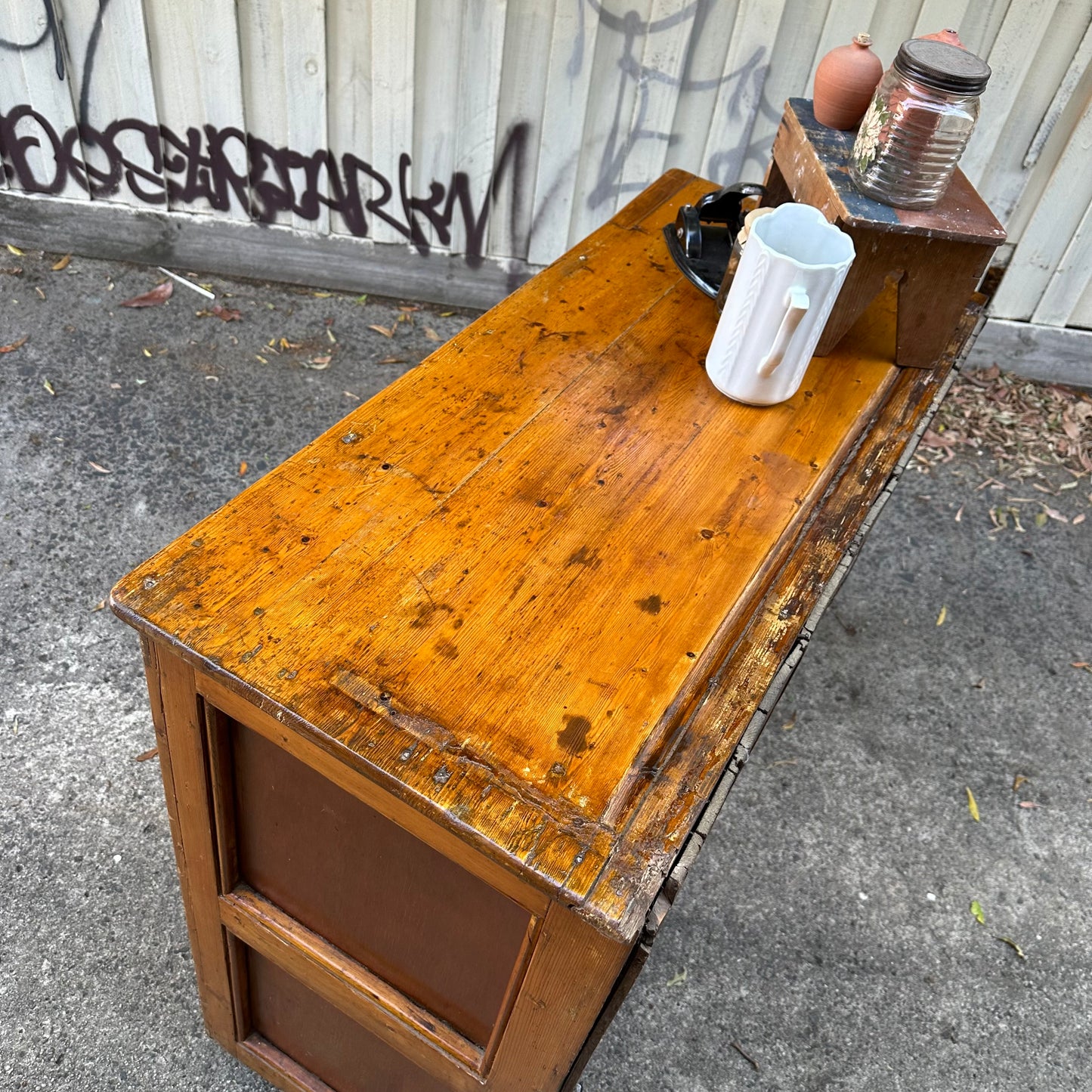 H2384 Vintage shabby chic FEDERATION era PINE kitchen cabinet CUPBOARD