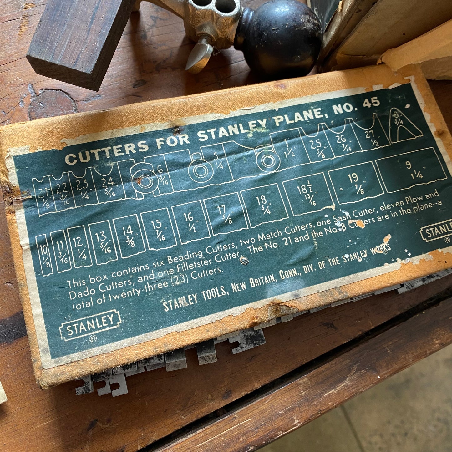 H2385 Vintage STANLEY USA No.45 Combination PLANE with cutters