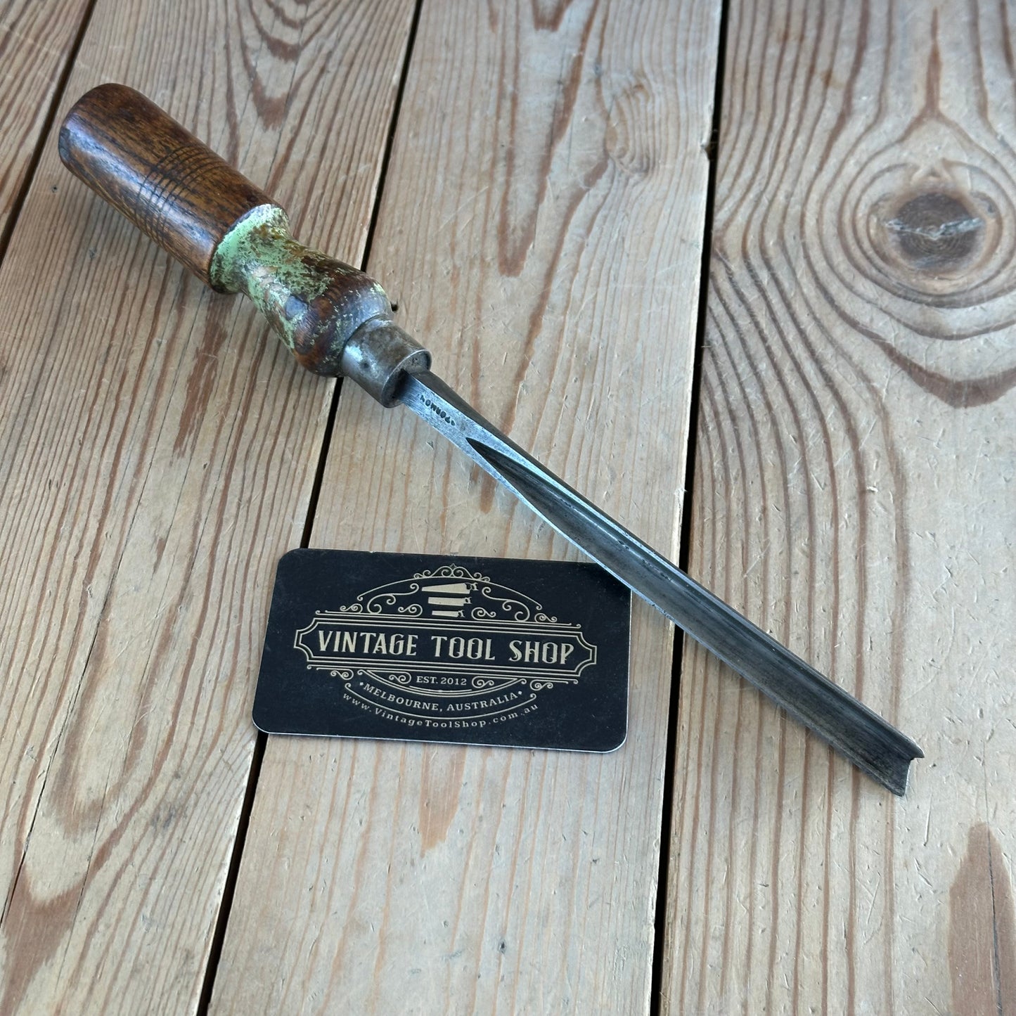 N911 Vintage V-gouge GOUGE Turning CHISEL by STORMONT England