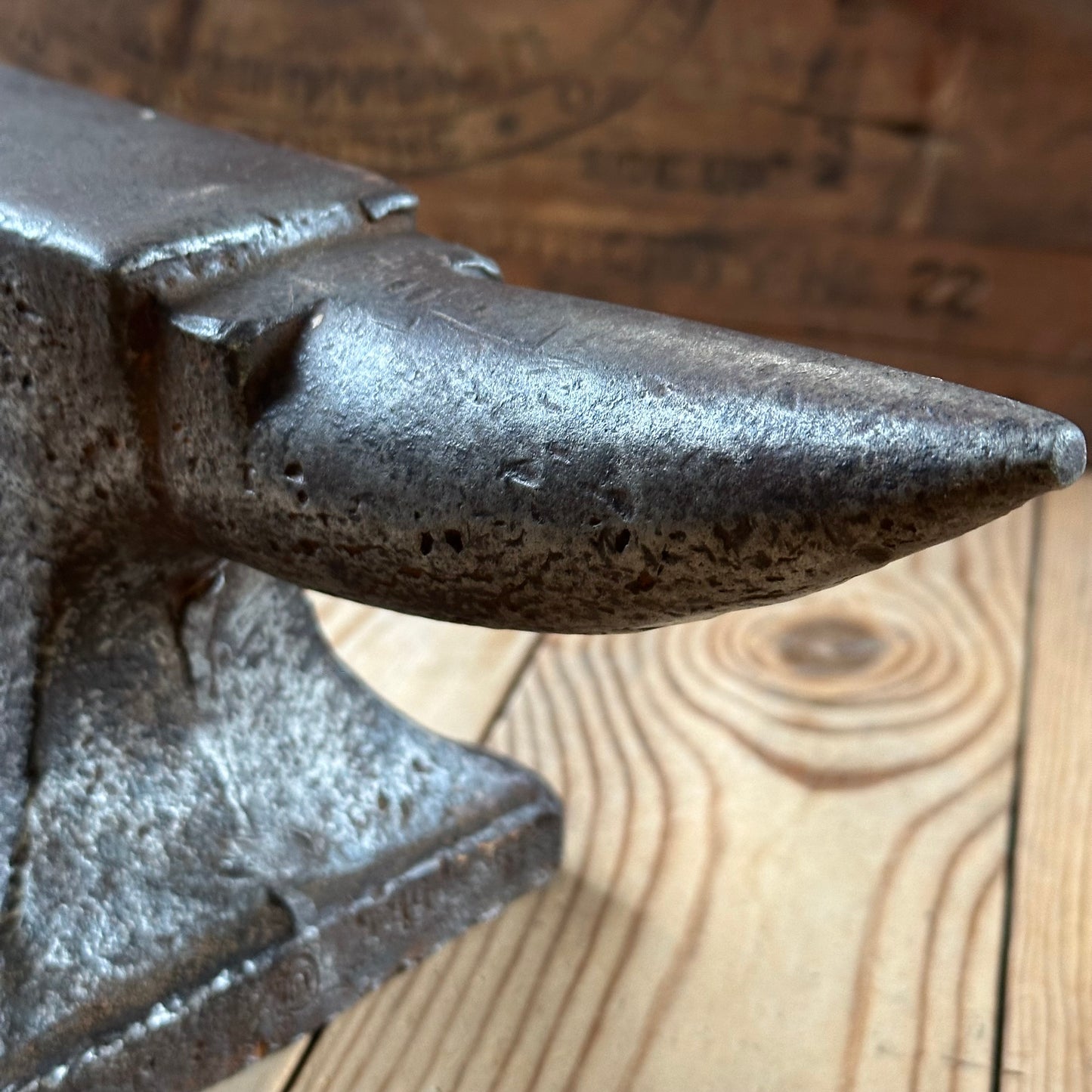 SOLD. H2386 INCREDIBLE! Vintage Sodefors Sweden 22lbs 1920s ANVIL