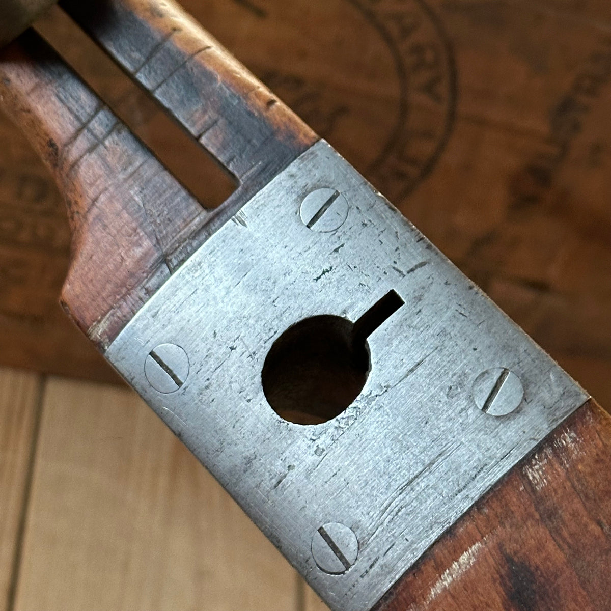 T6552 Antique wooden COACHMANS HAND ROUTER