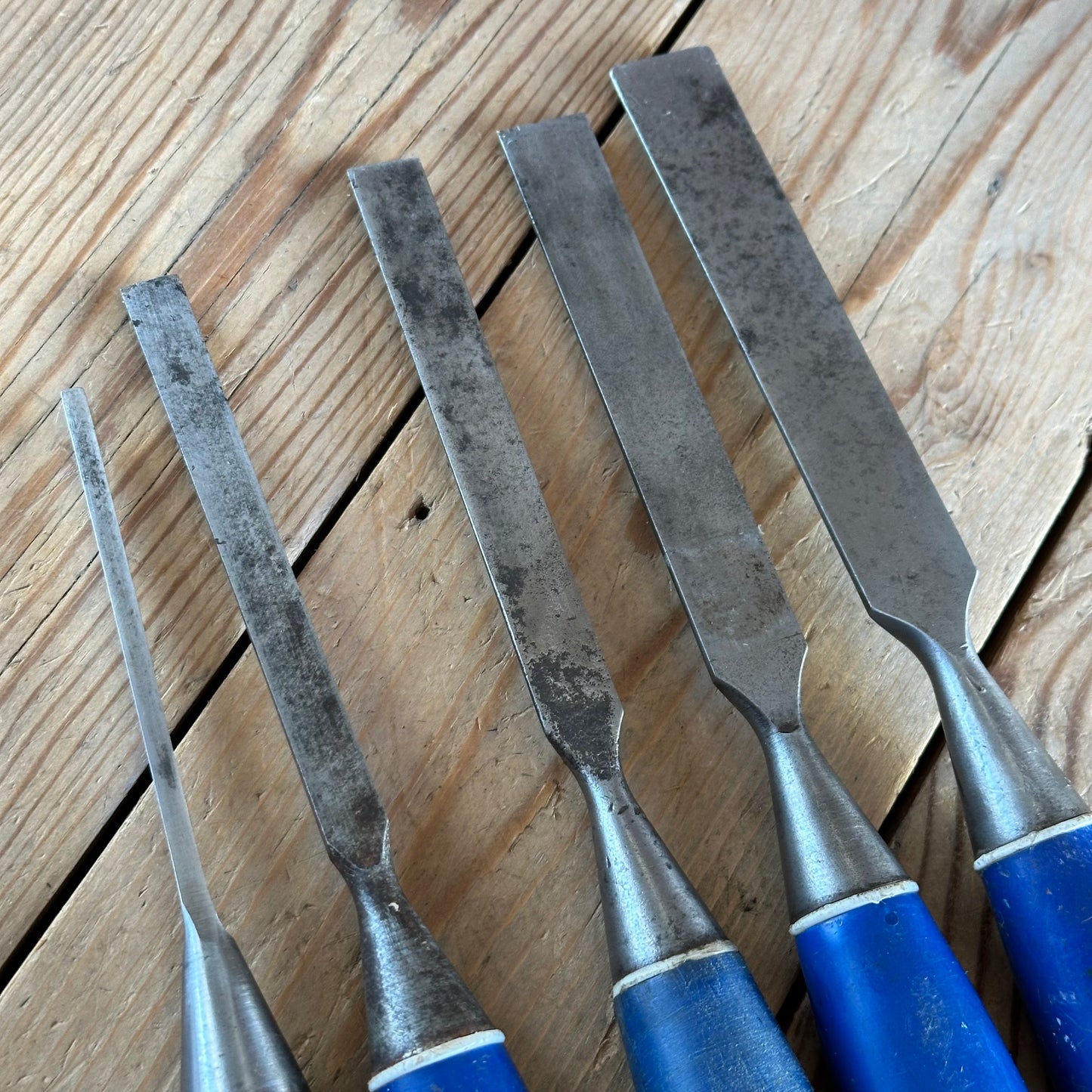 T10044 Vintage MARPLES Bevelled CHISELS