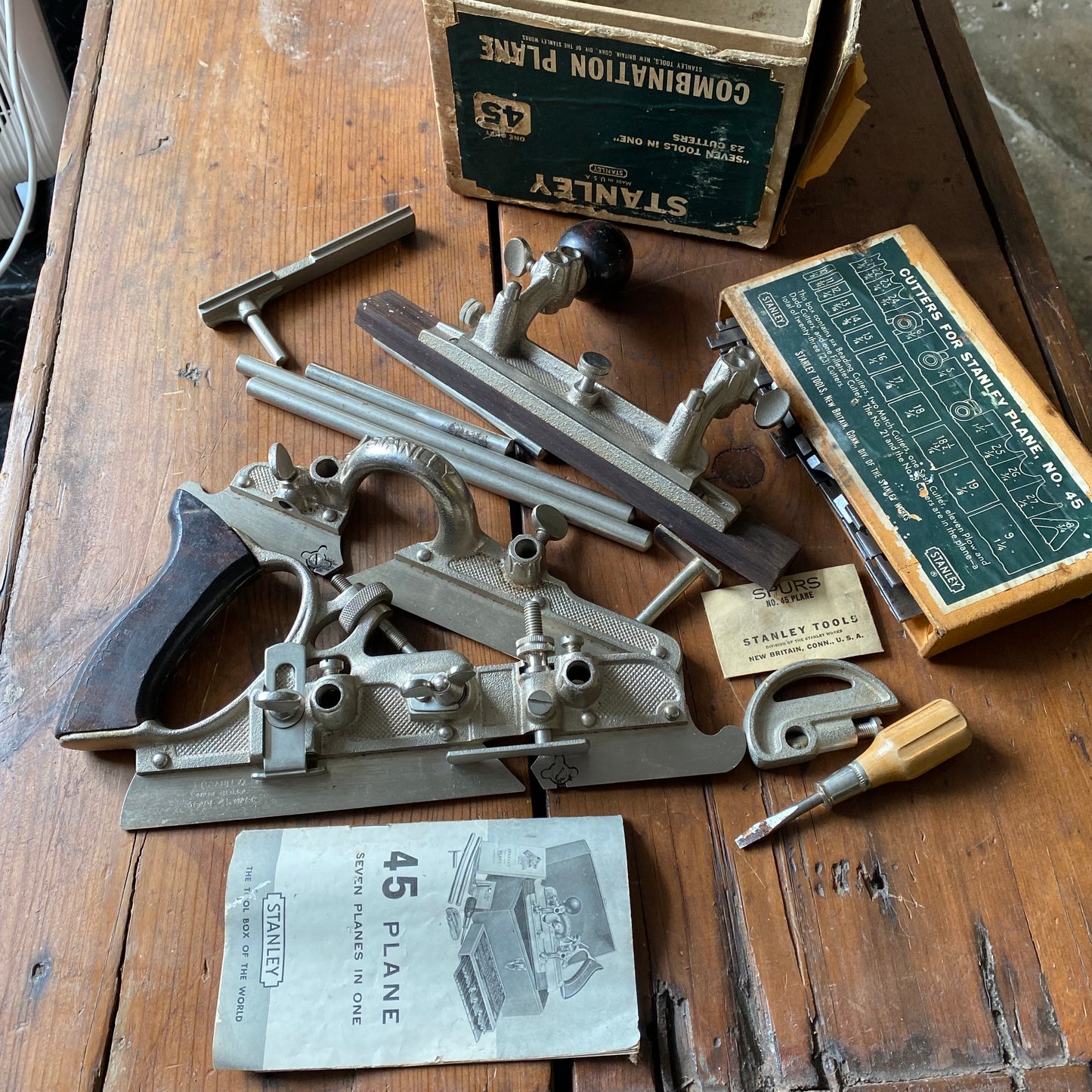 H2385 Vintage STANLEY USA No.45 Combination PLANE with cutters