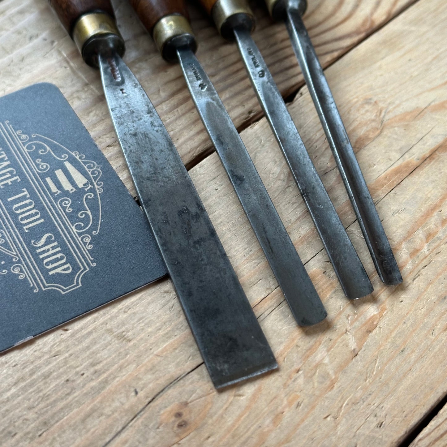 N1762 Vintage 4 x ADDIS Carving GOUGE CHISEL Set